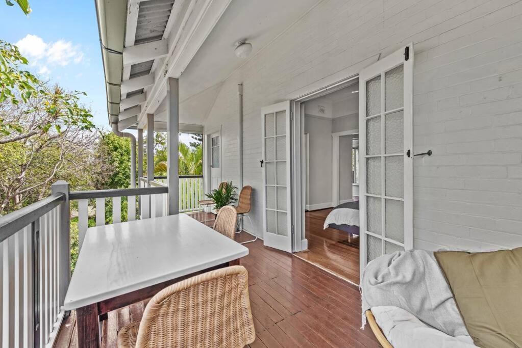 Abracadabra! ~ 1bed / 1bath / Balconies ~ New Farm Brisbane