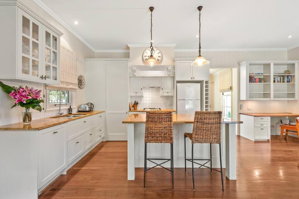 The Family Getaway ~ 3 Bed/2 Bath/1car ~ Wooloowin Brisbane
