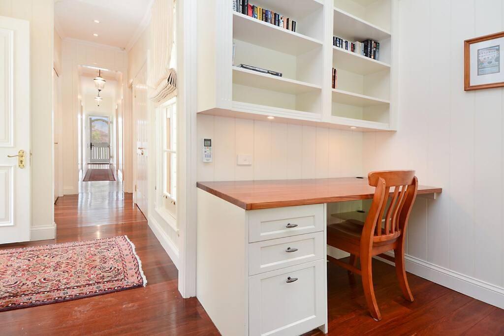 The Family Getaway ~ 3 Bed/2 Bath/1car ~ Wooloowin Casa de férias