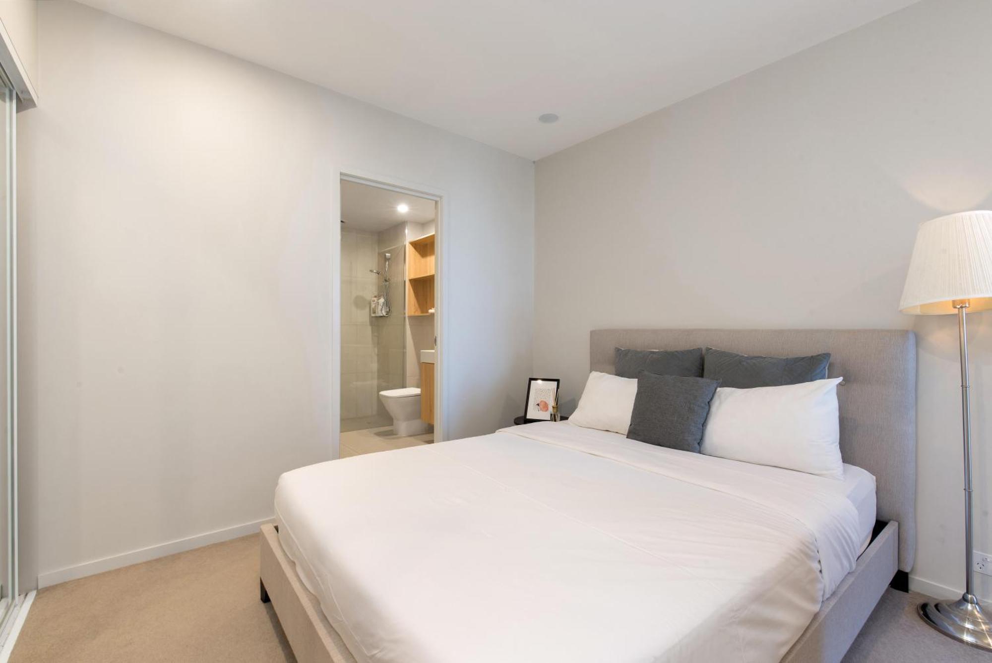 Queen St Apartment