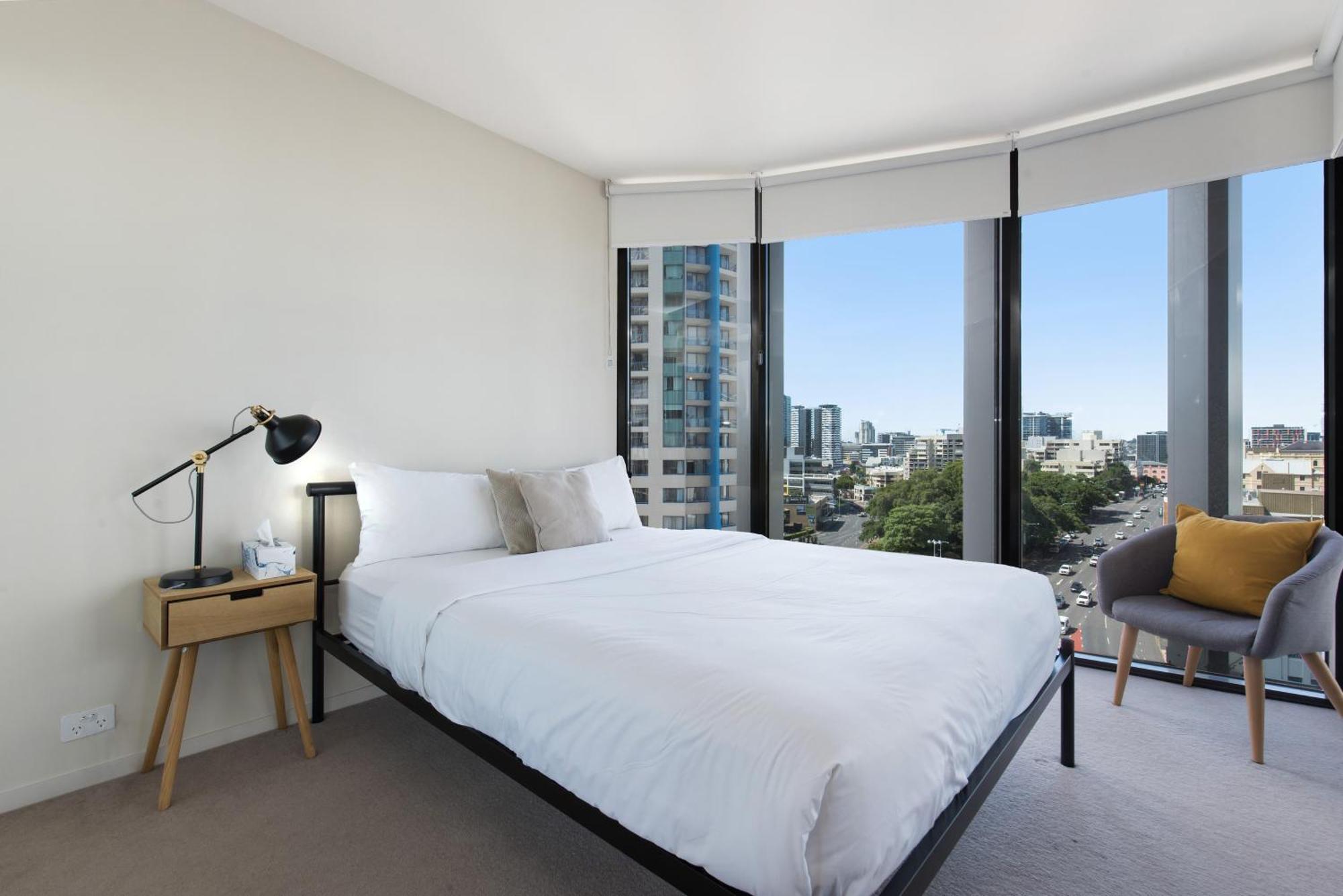 Queen St Apartment *