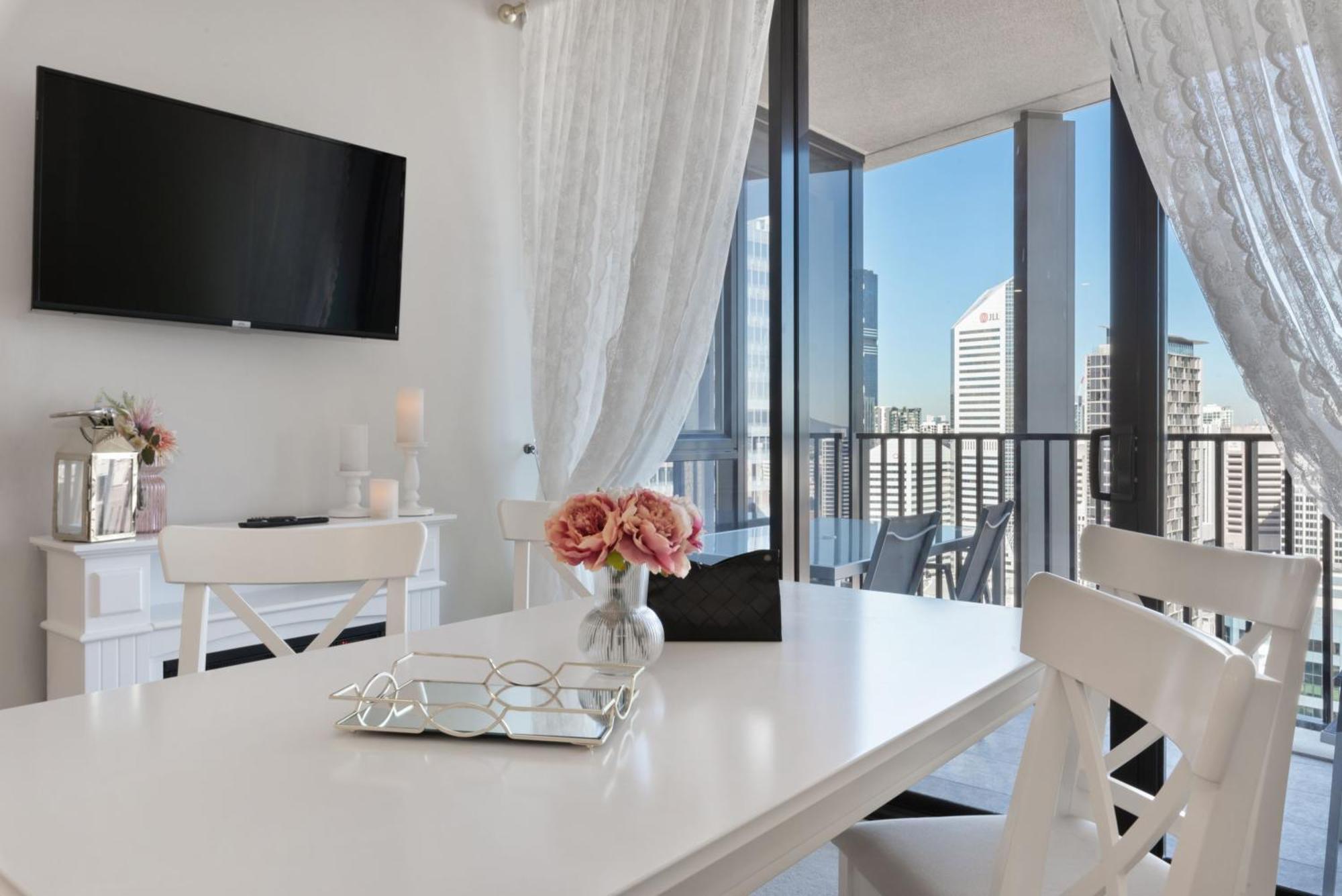 Queen St Apartment