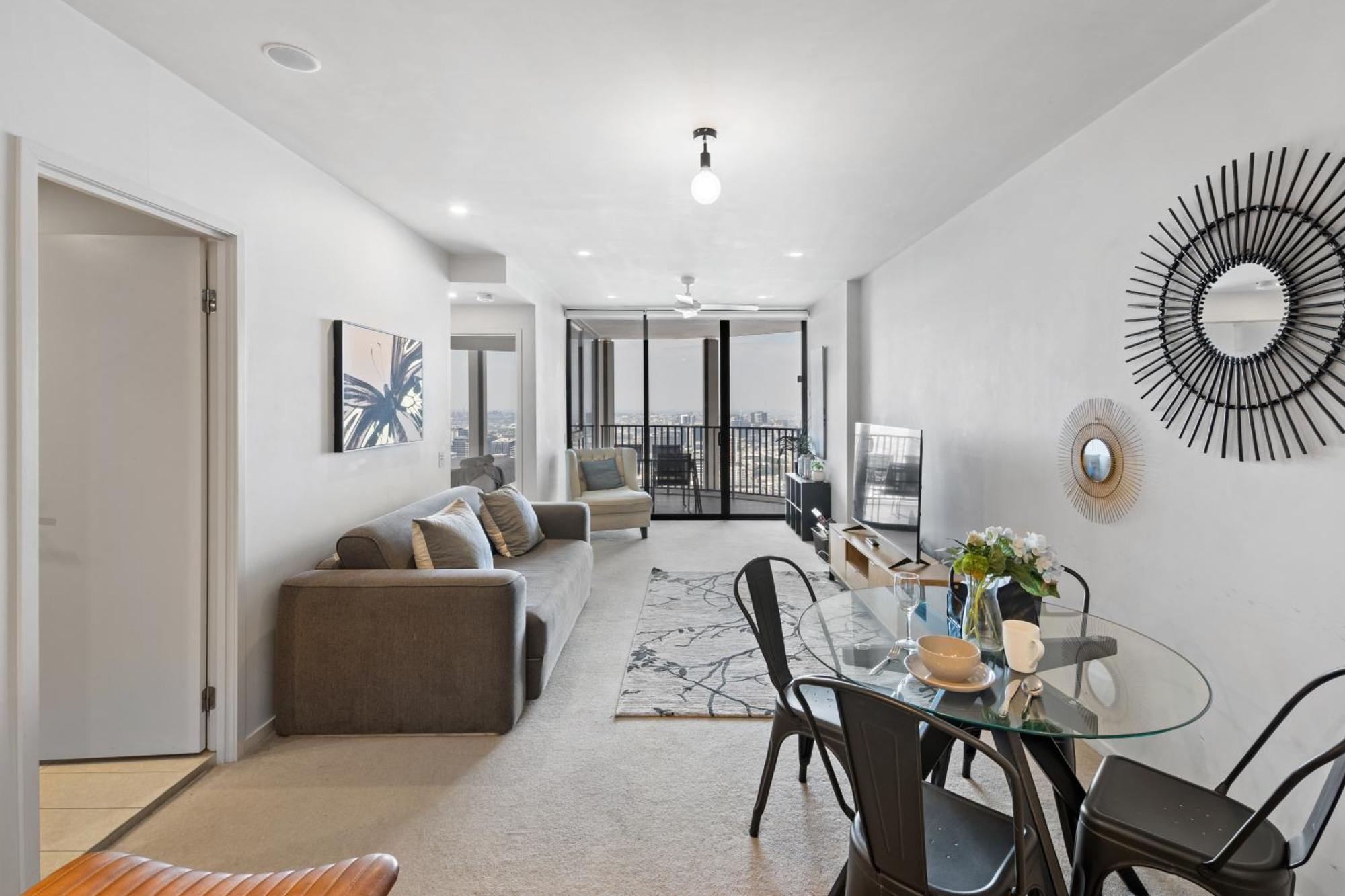 Queen St Apartment