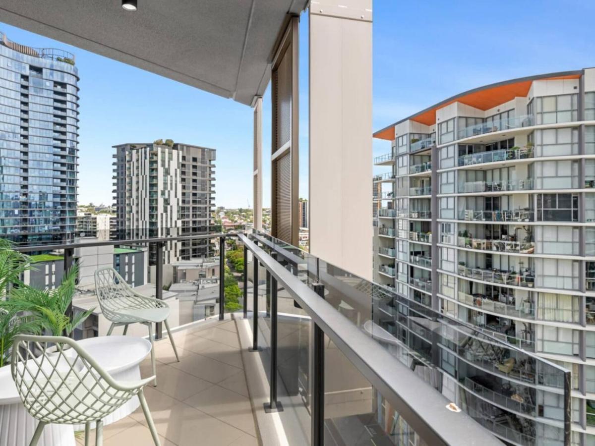 Chic Living W Sunset Views 2bd1 Apartment Brisbane