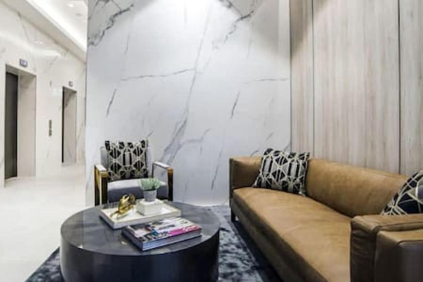 Chic Living W Sunset Views 2bd1