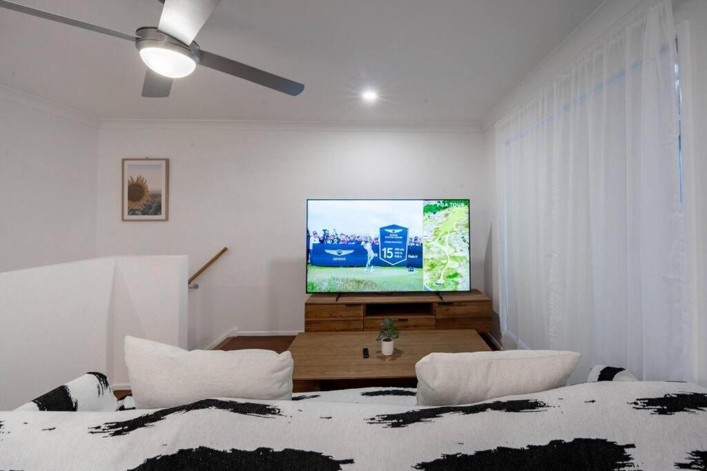 3br15ba House W Parking Close To Eastwood L143up Holiday home Brisbane