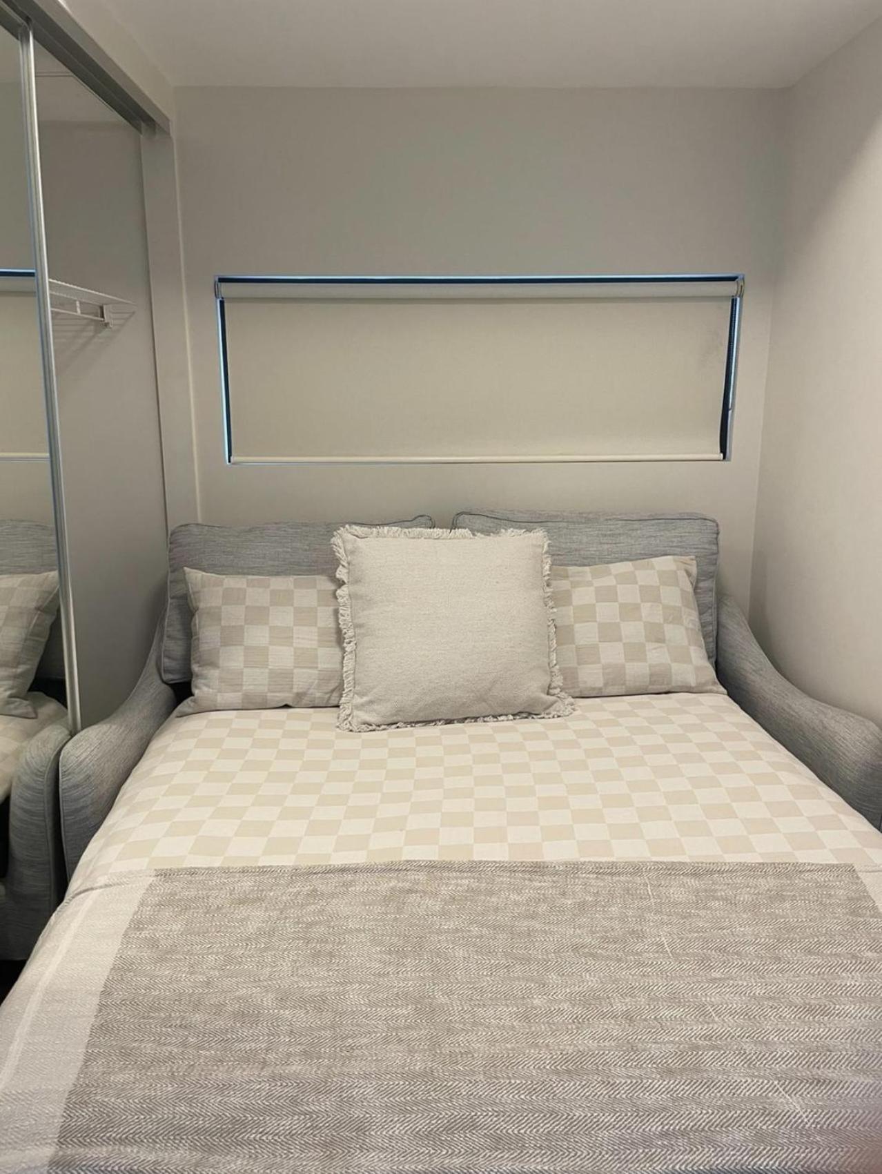 Luxury Center King Bed And Study Brisbane