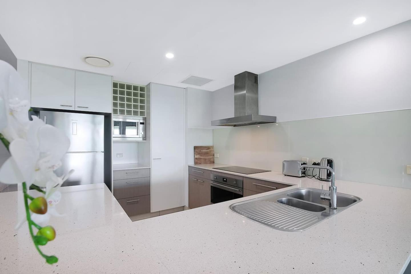 Apartment Treetop Horizons - Experience Red Hills Local Vibe Brisbane