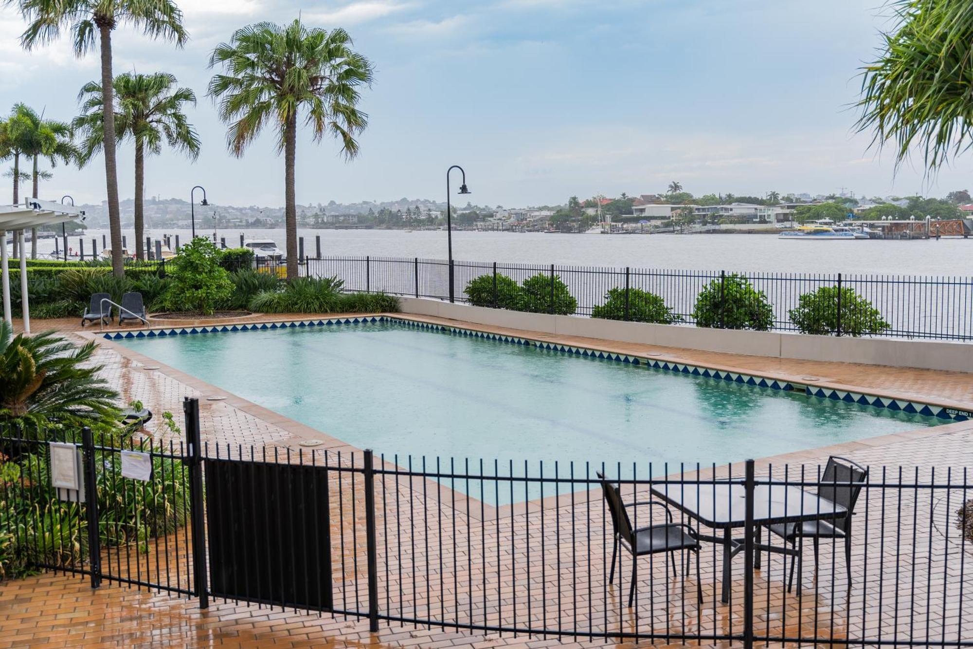 Riverside Retreat! Beautiful Water Views! - New Farm Brisbane