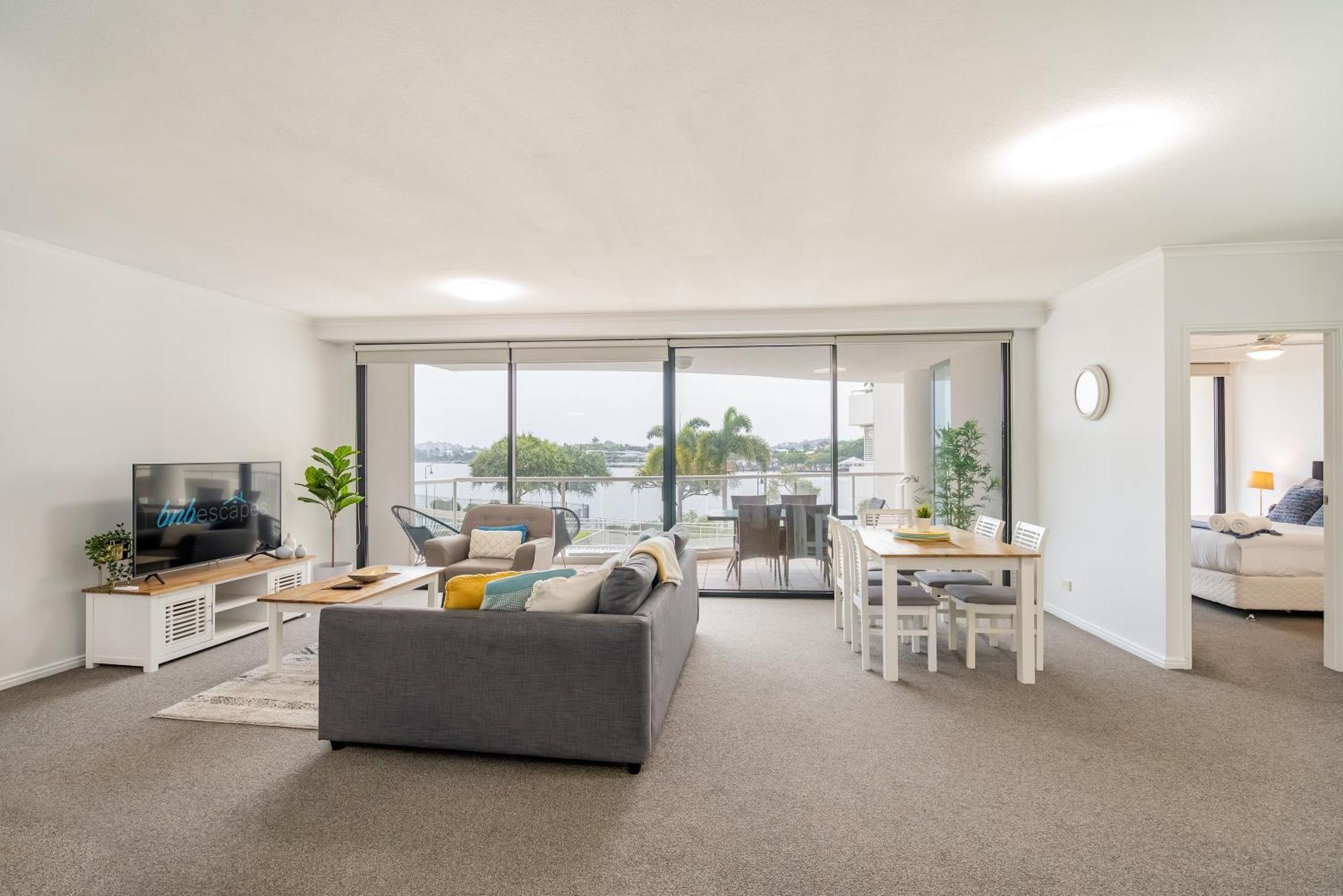 Riverside Retreat! Beautiful Water Views! - New Farm Brisbane