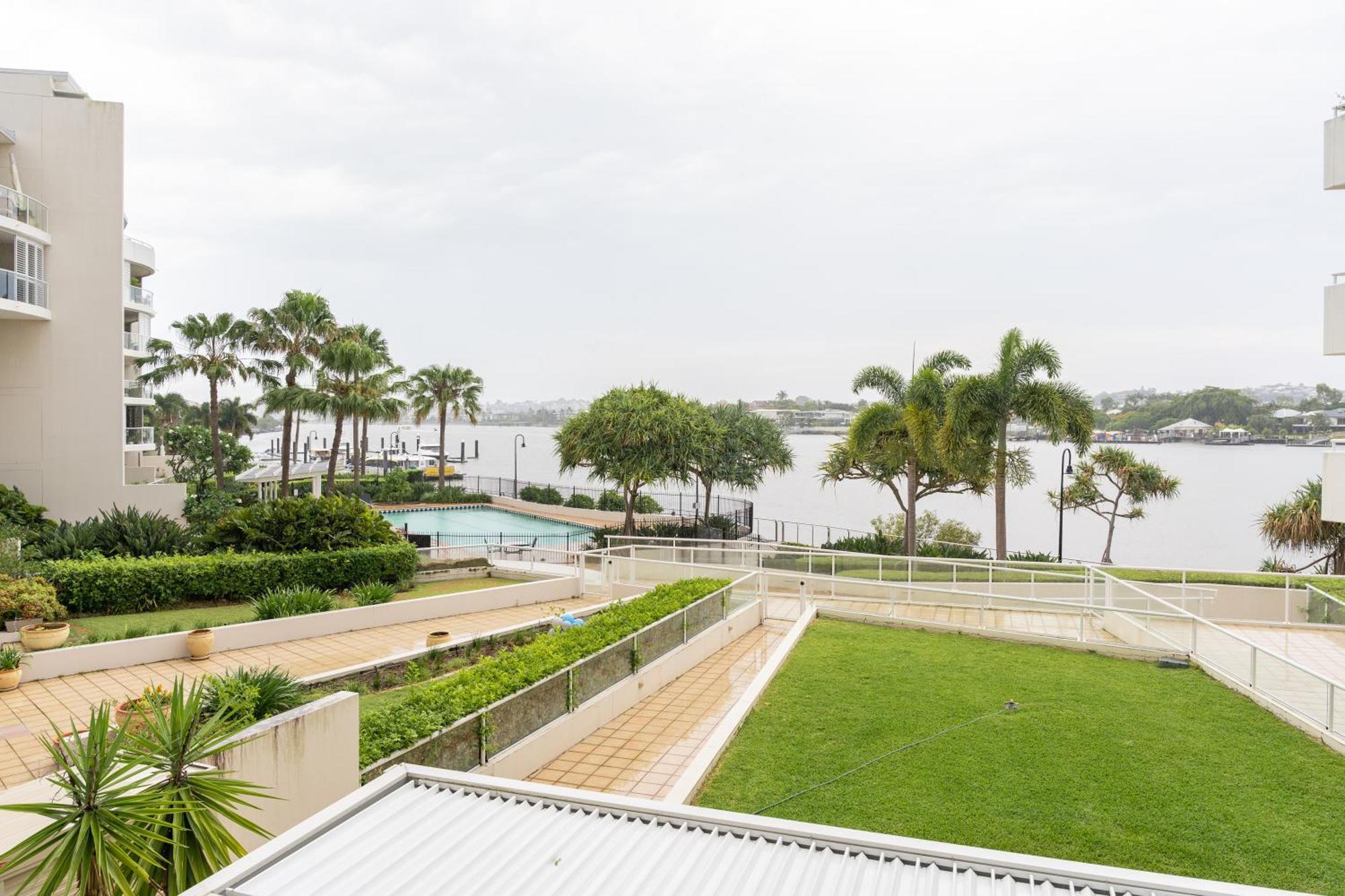 Riverside Retreat! Beautiful Water Views! - New Farm Apartment Brisbane