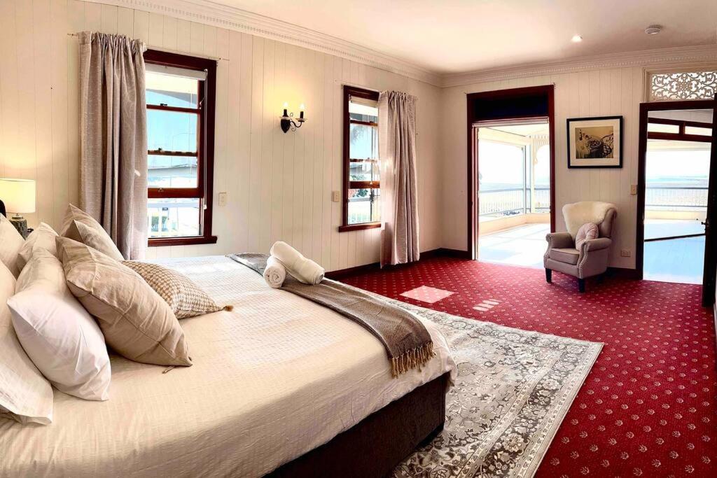 Rosebay Water Front 4 Bd Apartment