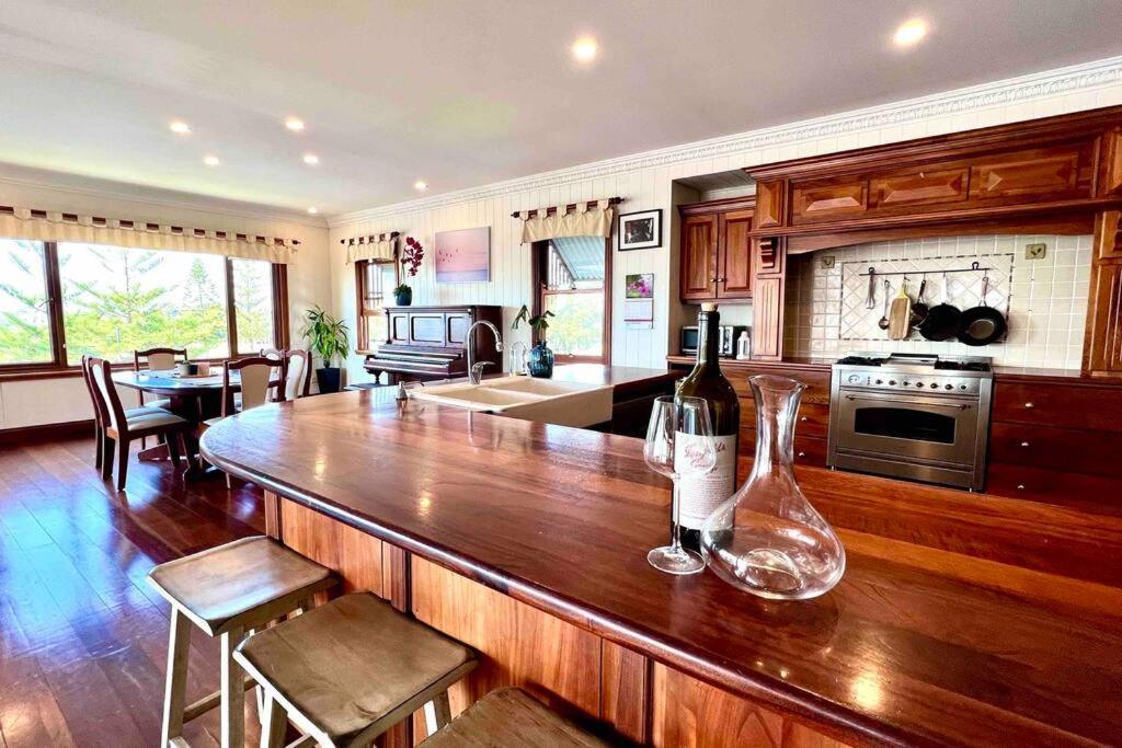 Rosebay Water Front 4 Bd