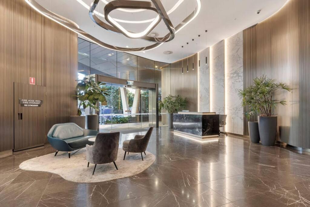 High Level Riverview 1b1b In Centre Of Cbd