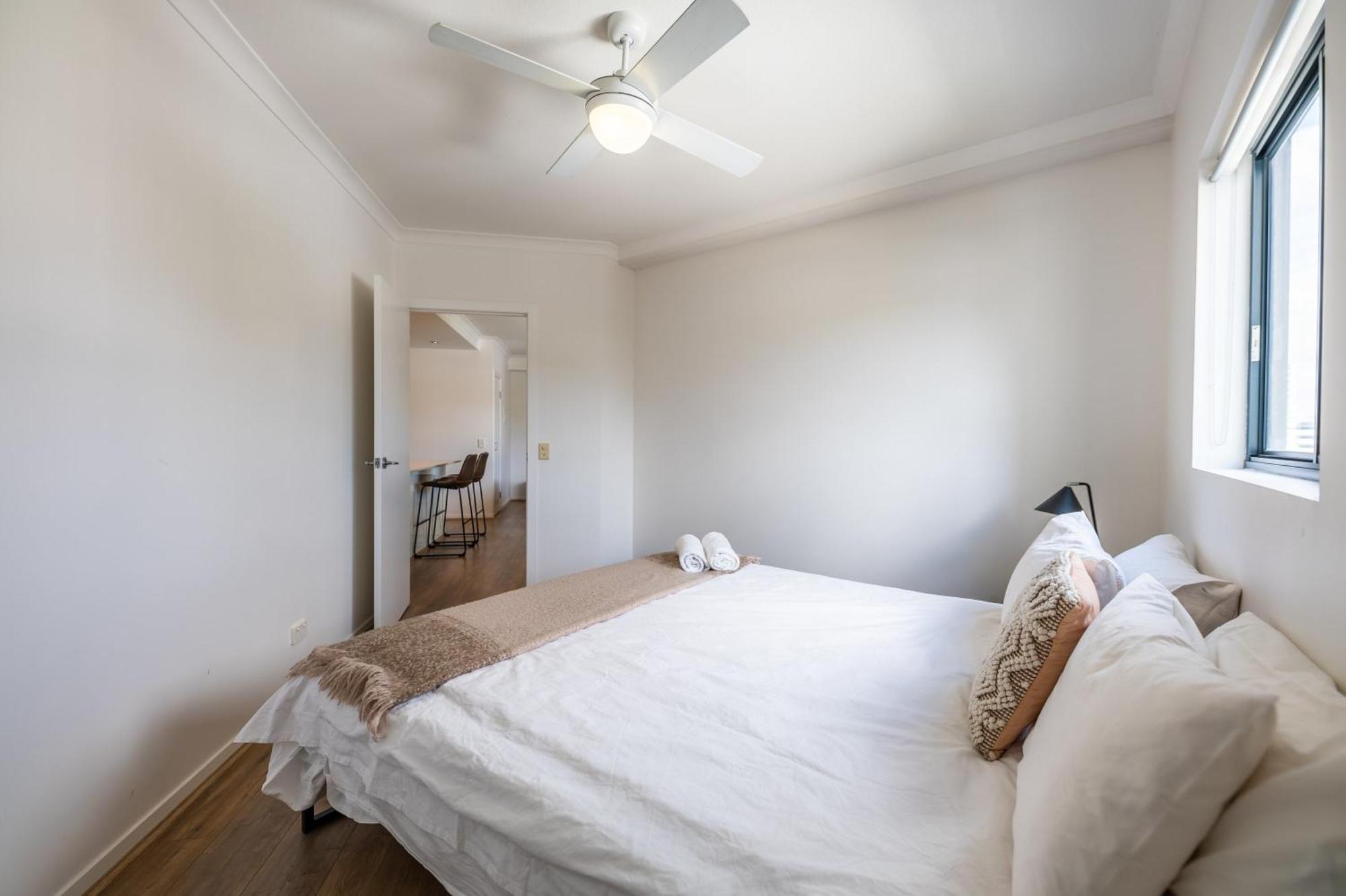 Tranquil 2-bed Inner City Retreat With Parking Apartment