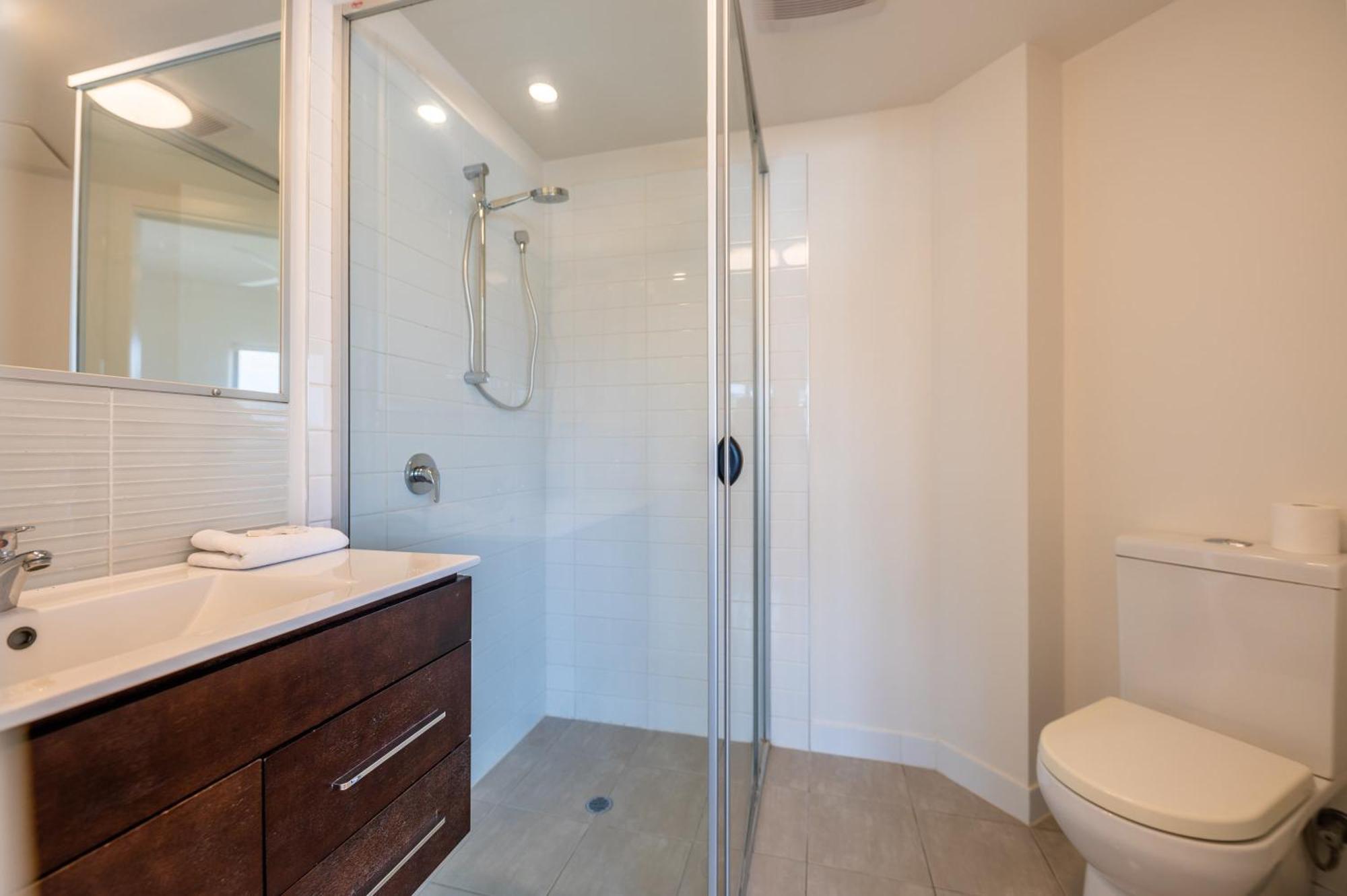 Apartment Tranquil 2-bed Inner City Retreat With Parking *