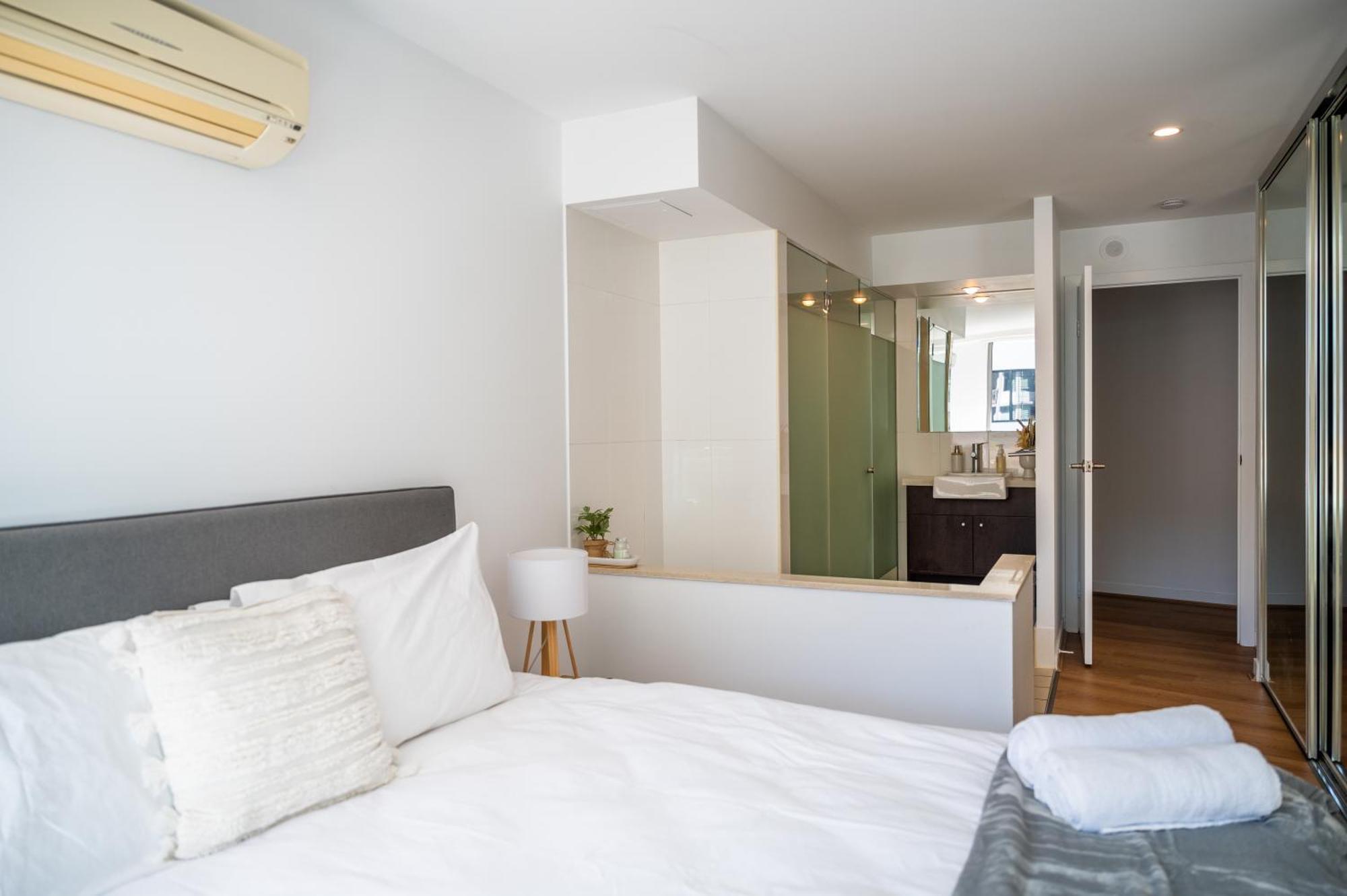 3-bedroom Unit With River Views And Balcony Apartment Brisbane