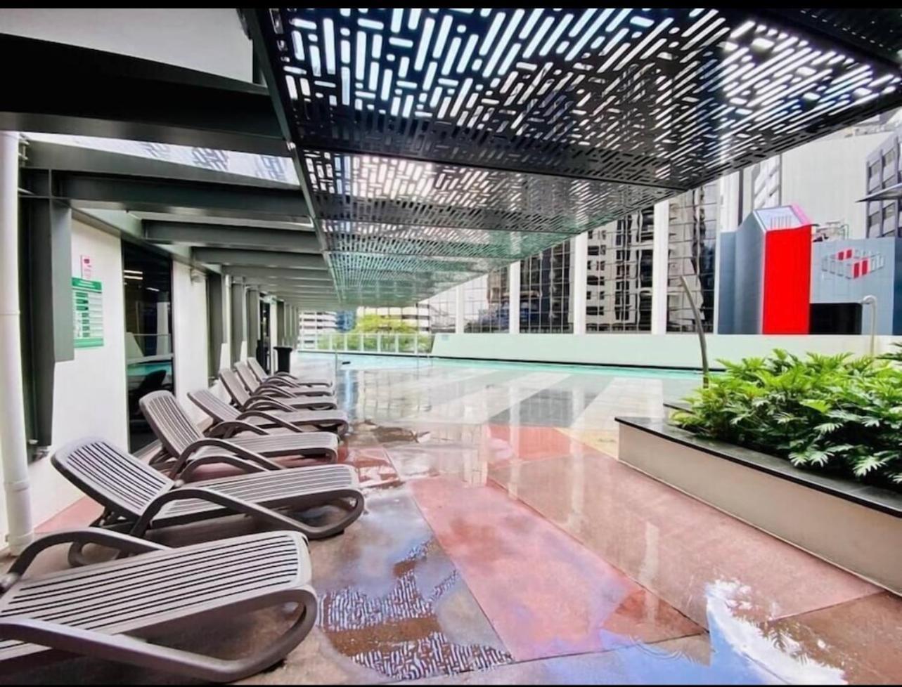 Break Panoramic River Views Free Parking Apartment *