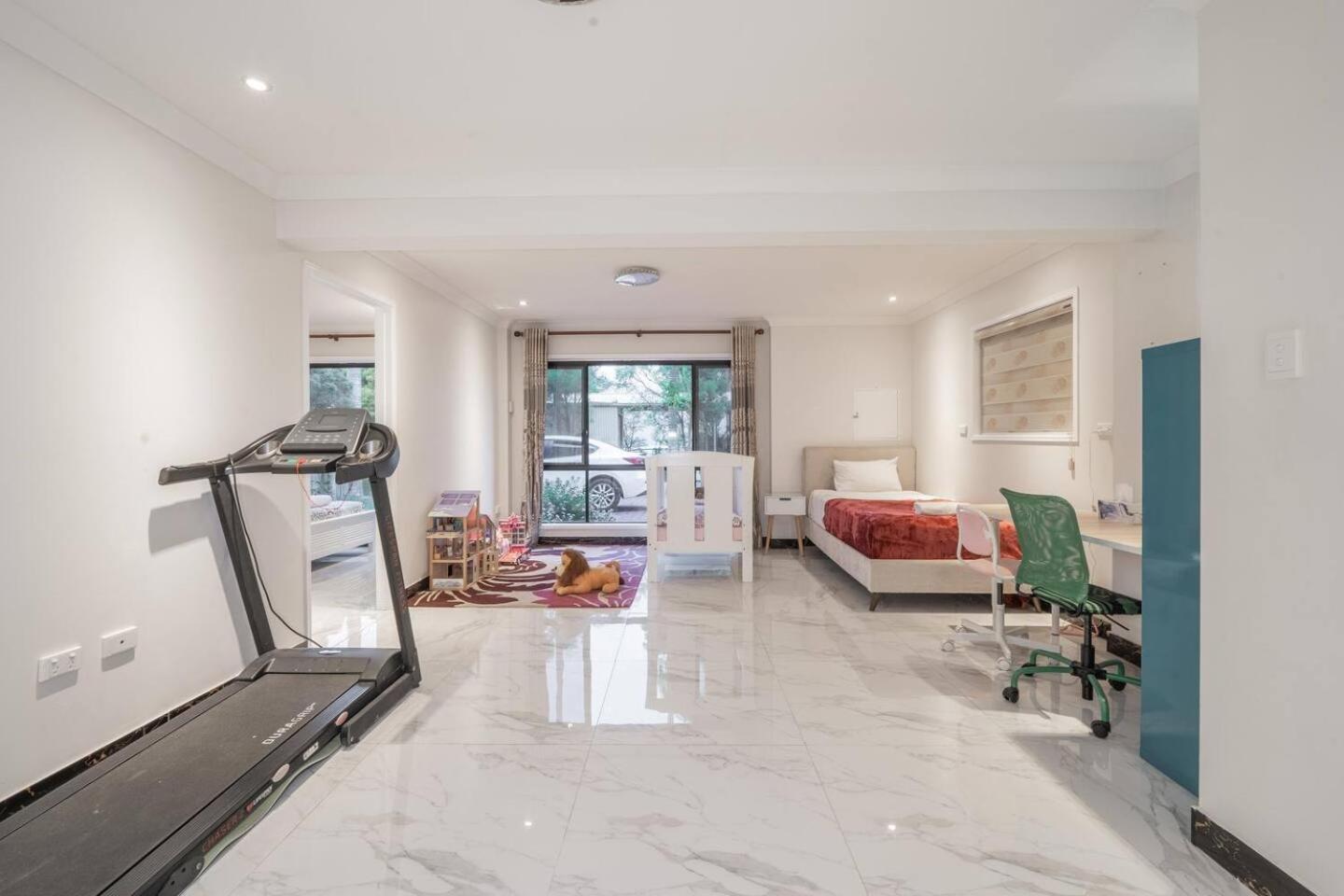 Apartment Luxury Living 2 Bedrooms 4 Beds 2b Athrooms In Southern Brisbane+ Parking Brisbane