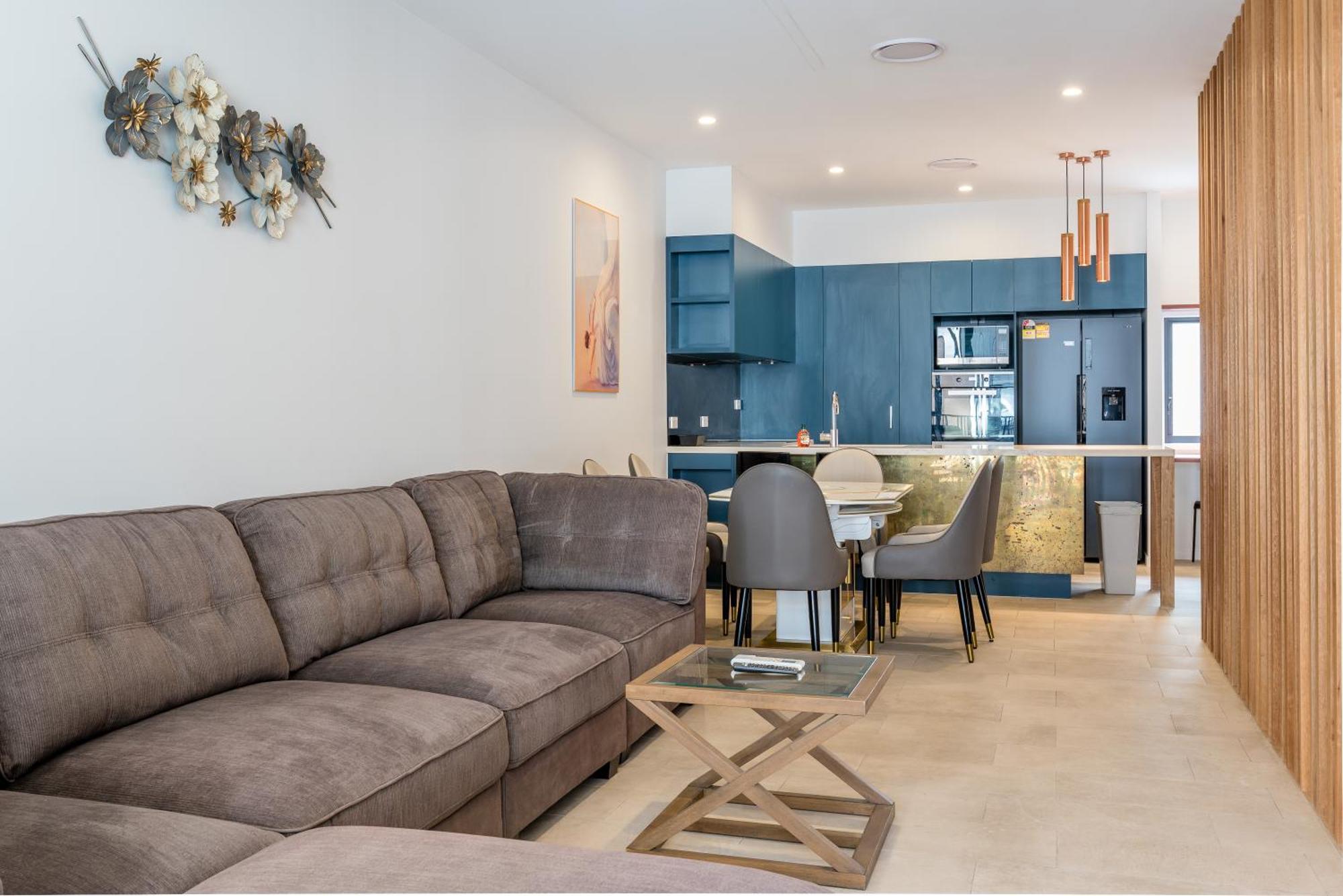 Apartment Westend 3 Bedroom Split Level Townhouse Next To River
