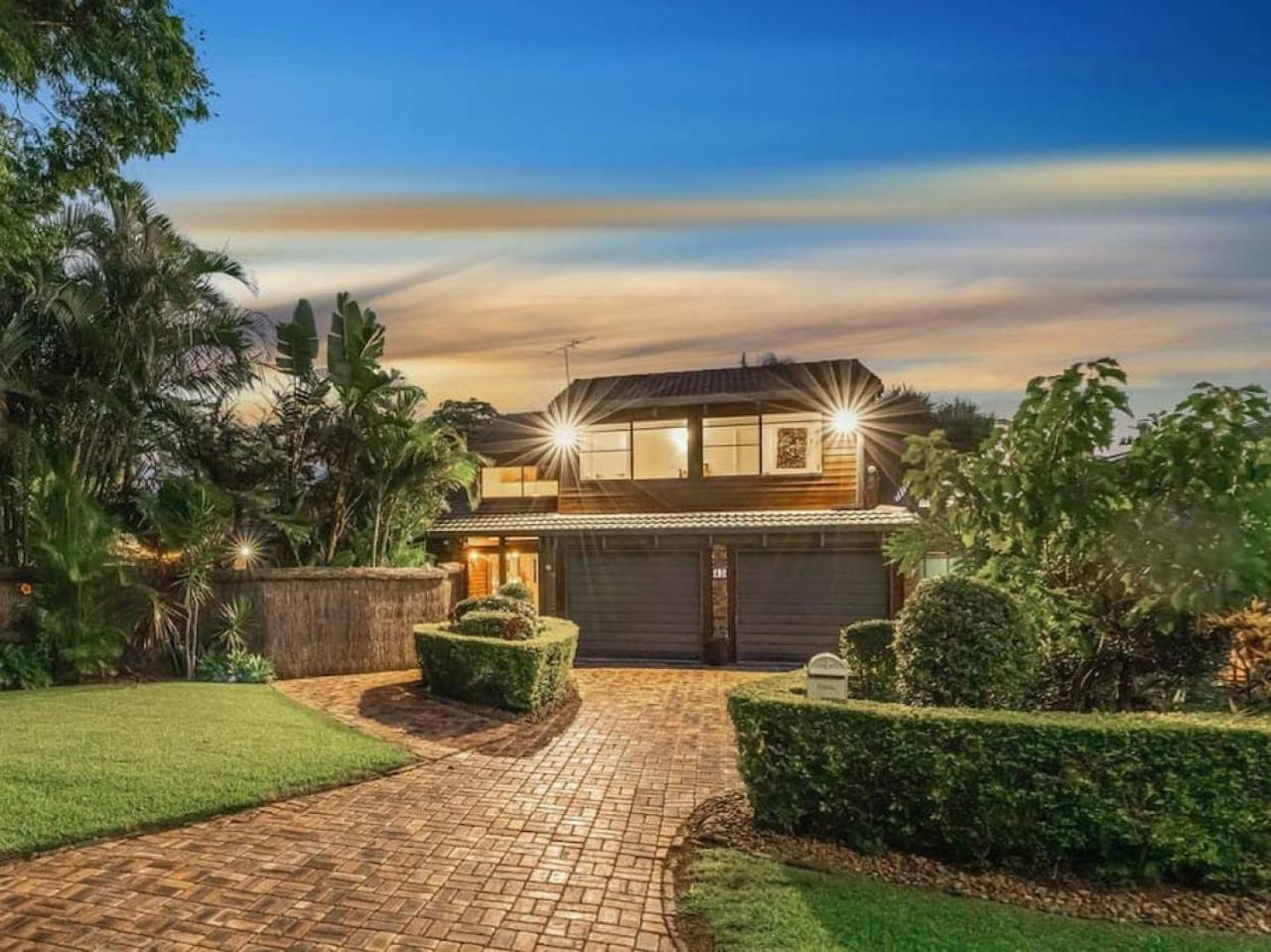 Casa de férias Hidden Bali Style 5br House In Robertson Brisbane