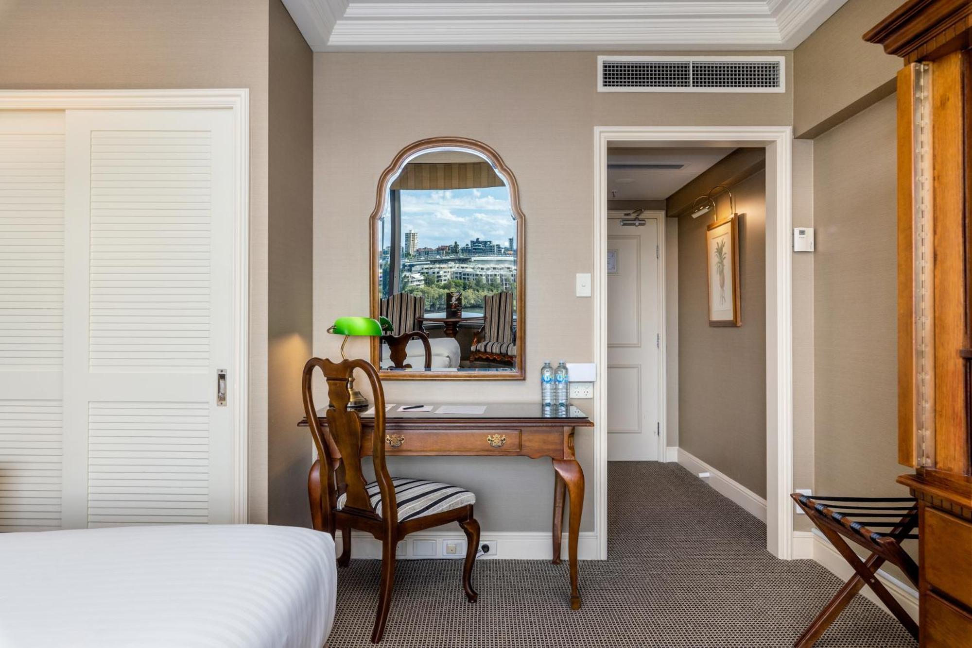 Hotel Stamford Plaza 5*