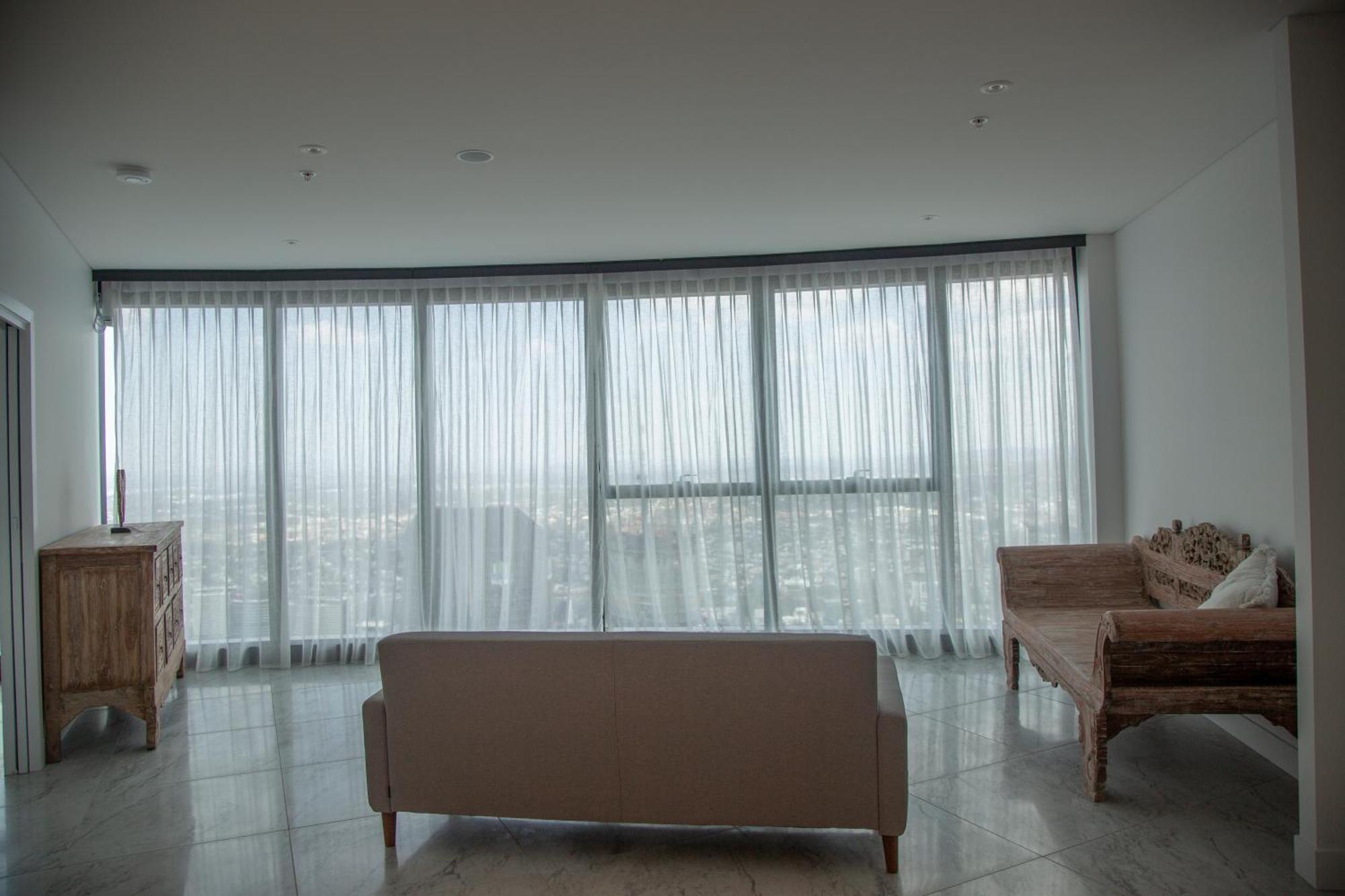 2 Bed 2 Bath In Cbd With Car Park *
