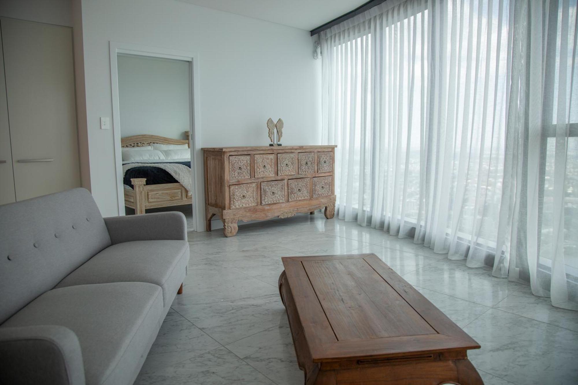2 Bed 2 Bath In Cbd With Car Park * Brisbane