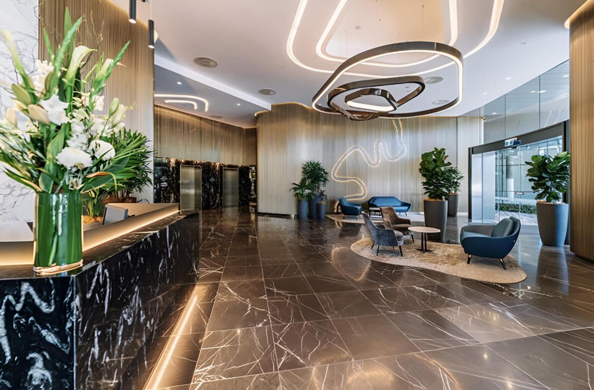 2 Bed 2 Bath In Cbd With Car Park *