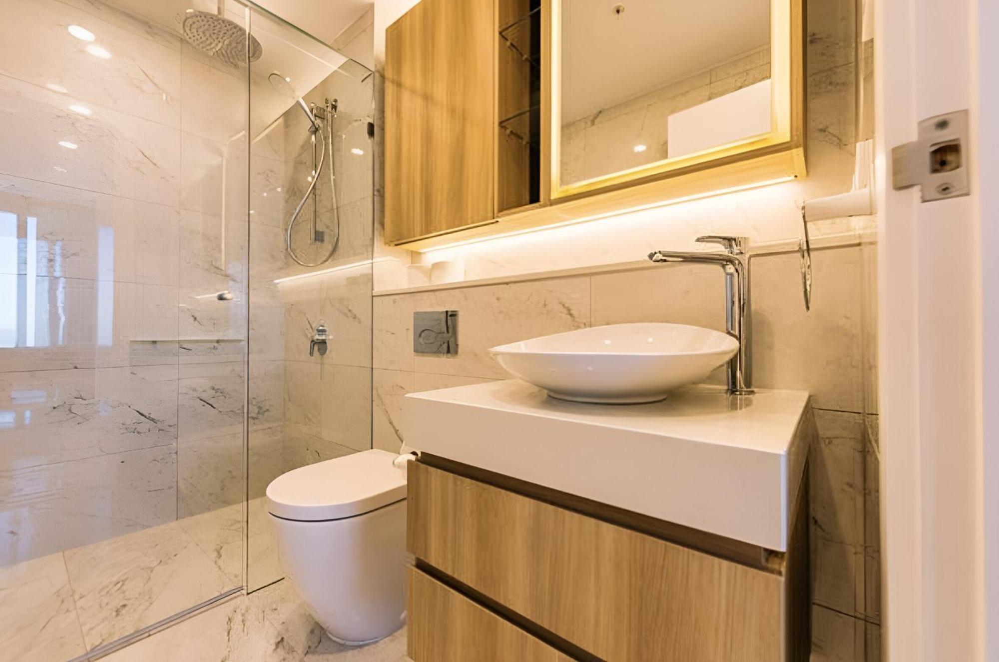 2 Bed 2 Bath In Cbd With Car Park * Brisbane