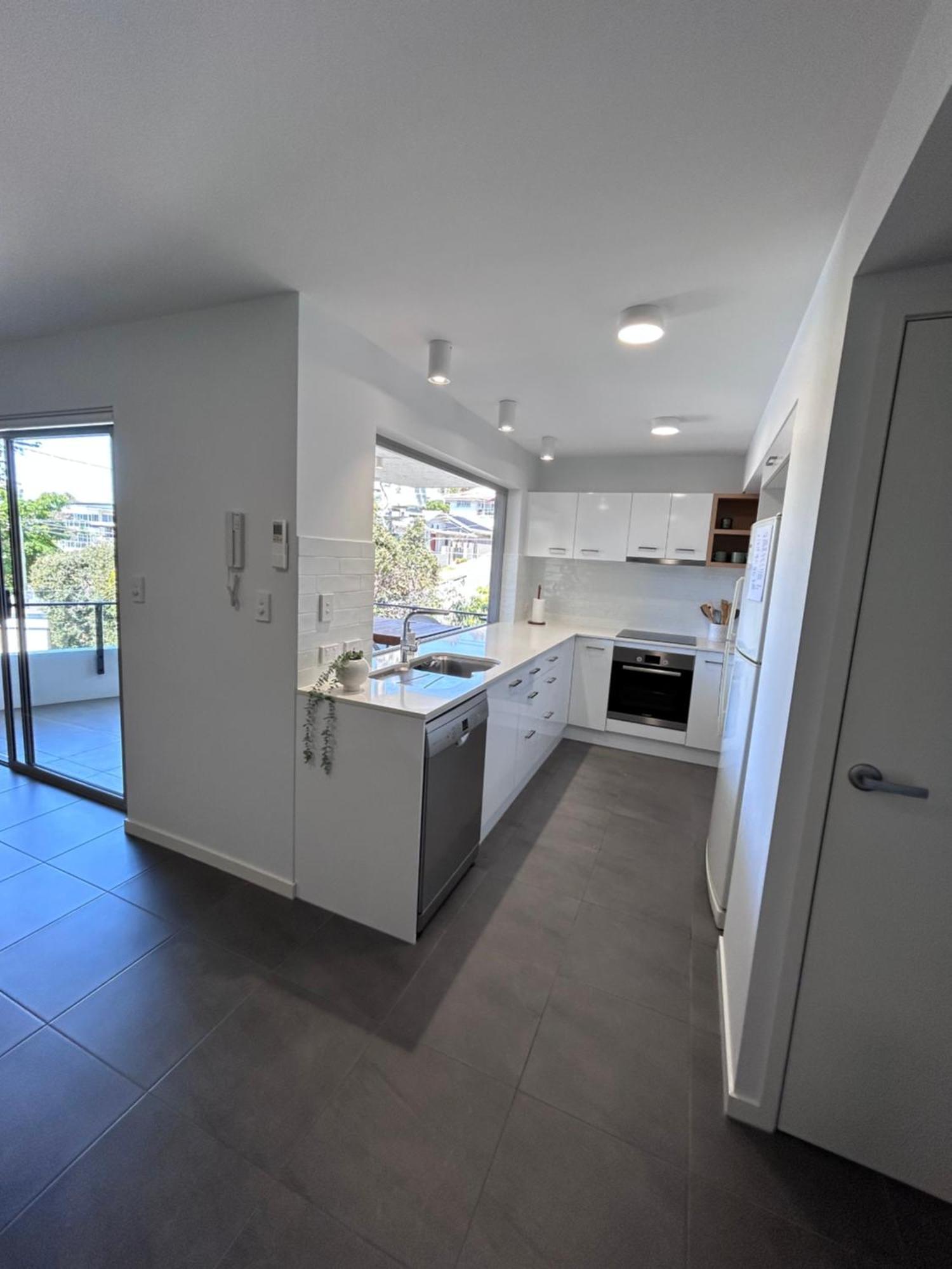 Location, Location, Location - Spacious Brisbane