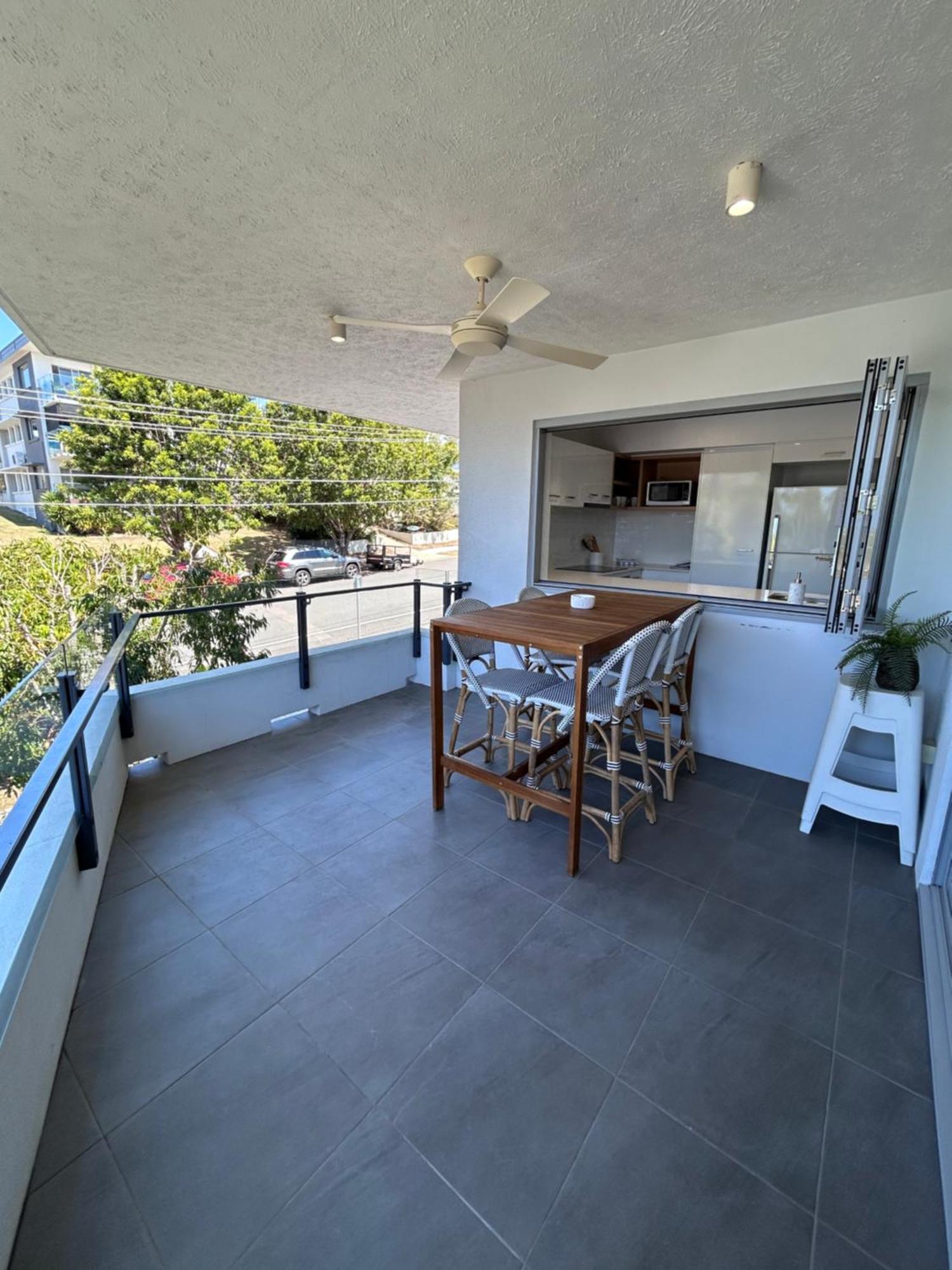 Location, Location, Location - Spacious * Brisbane