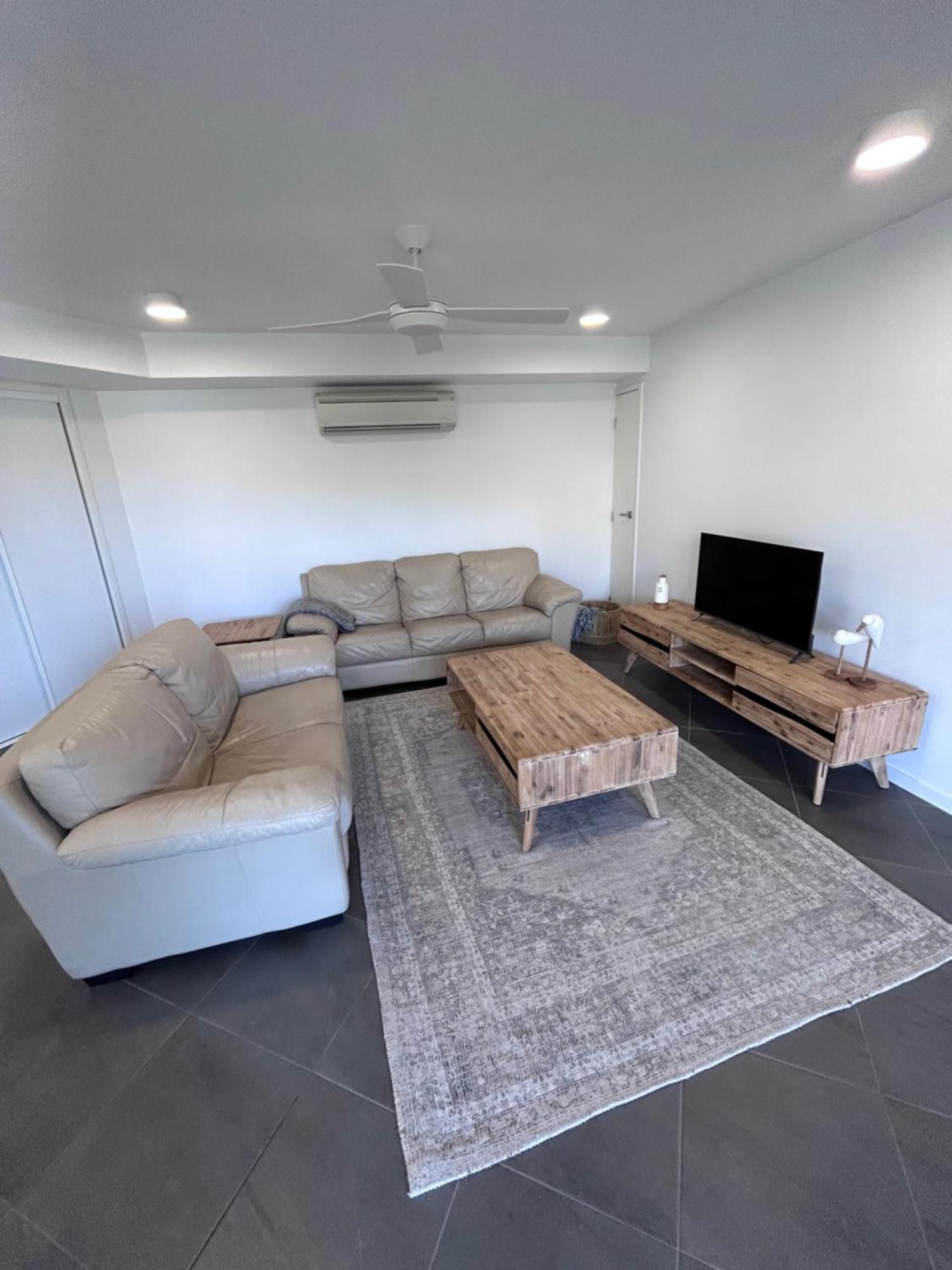Location, Location, Location - Spacious Apartamento *