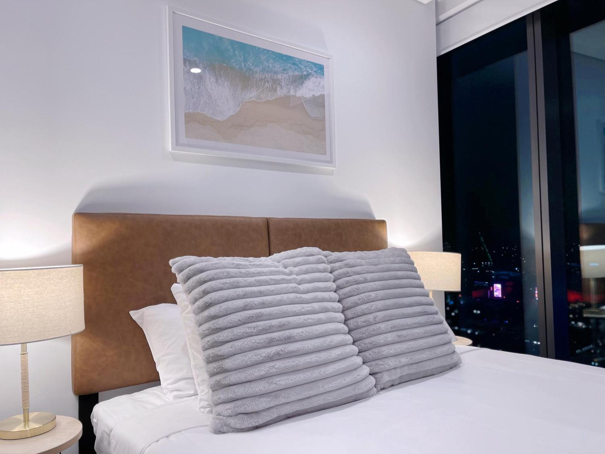 Apartment Riverfront Oasis 2bed Panoramic Riverview