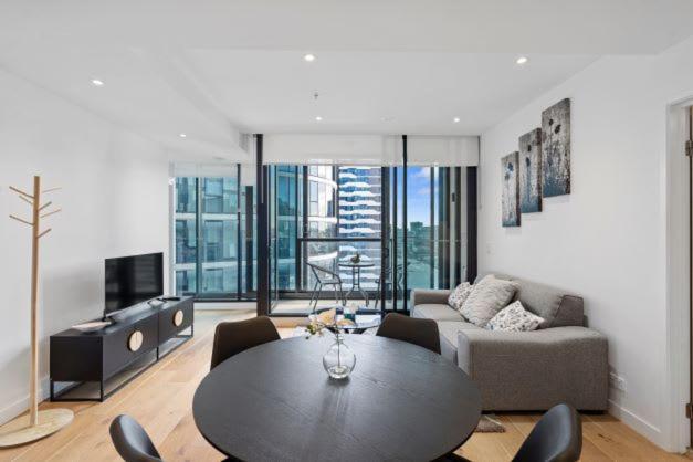 Amazing 1br W Pool