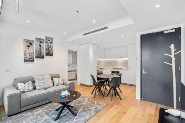 Amazing 1br W Pool Brisbane