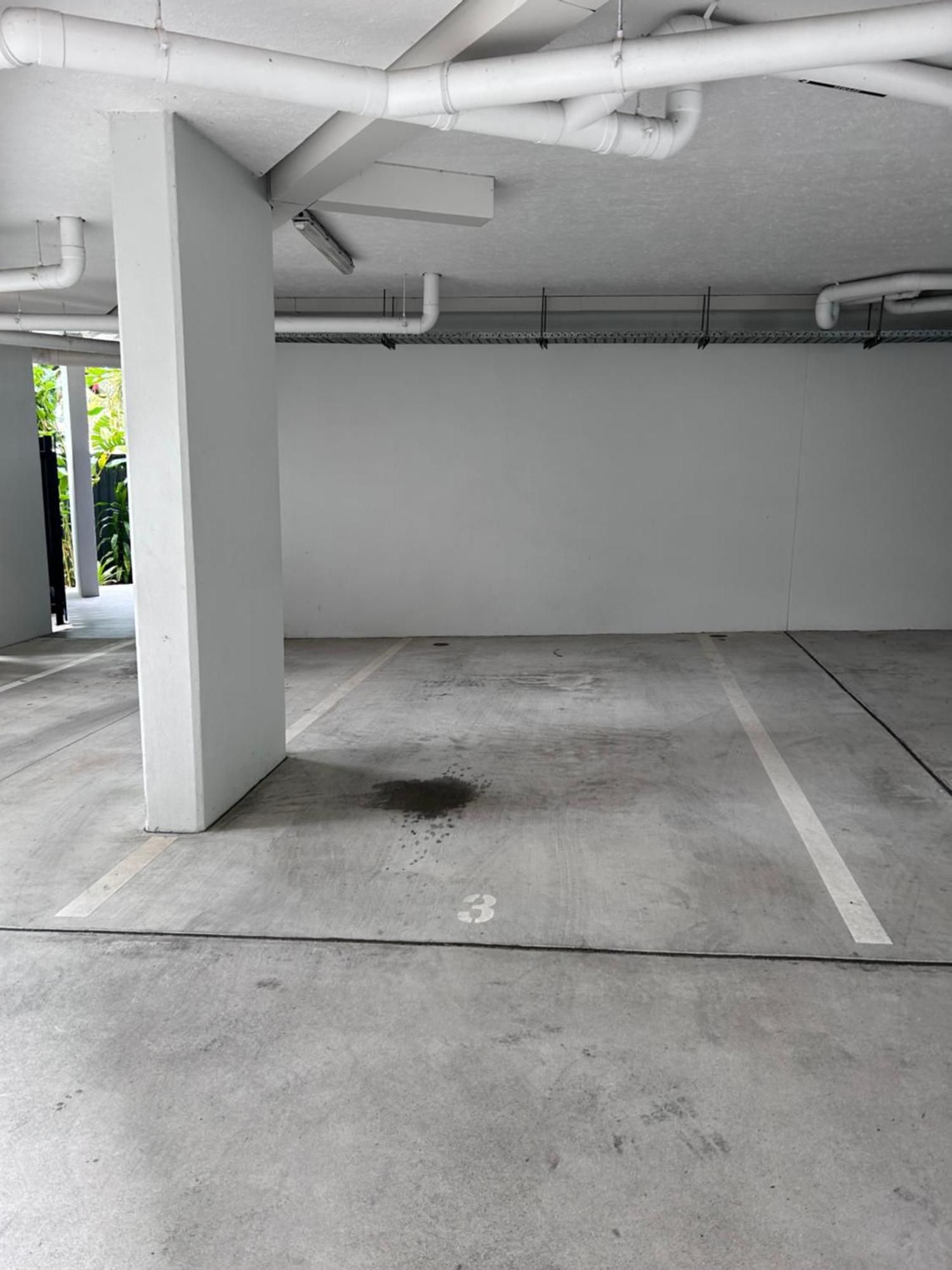 Location, Location, Location - Spacious Brisbane