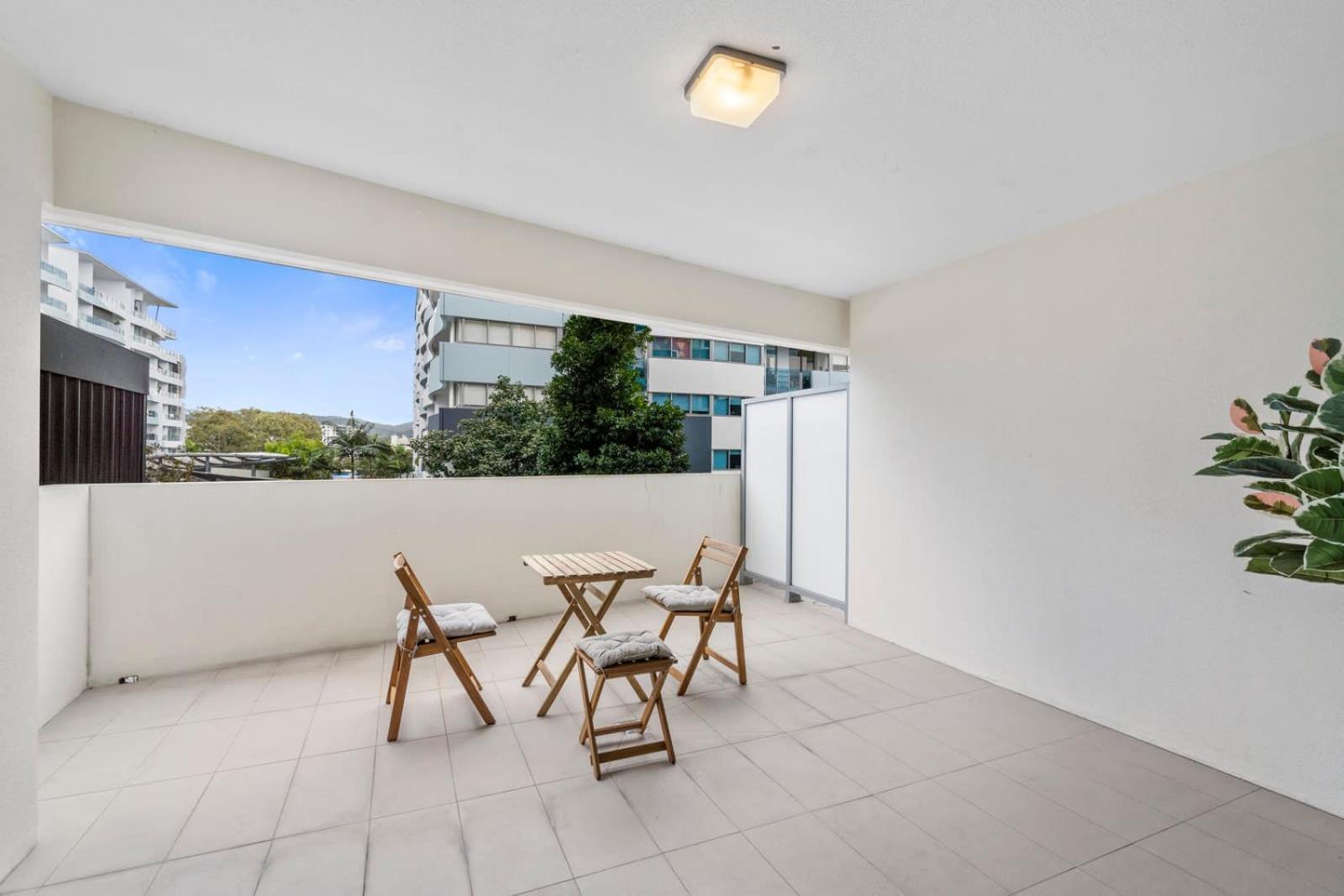 Modern Riverside Oasis - Gym Pool Wifi & Parking Apartamento