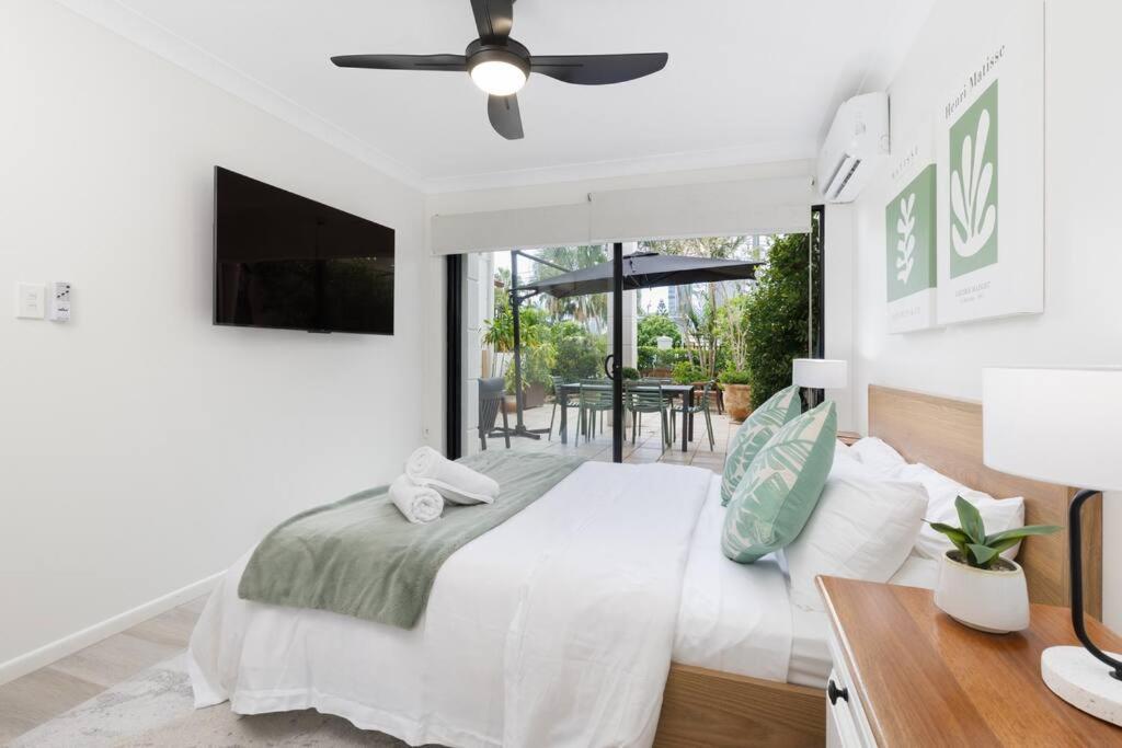 Spacious 2 Bed/2 Bath Garden Aircon Apartment