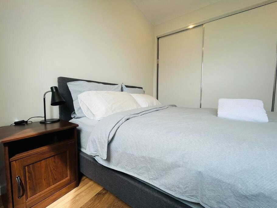 Apartamento Modern 2 Bedrooms House Close To Qeii Hospital & Grifith Uni *