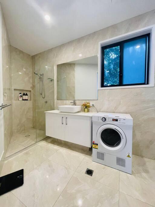 Modern 2 Bedrooms House Close To Qeii Hospital & Grifith Uni Apartamento Brisbane