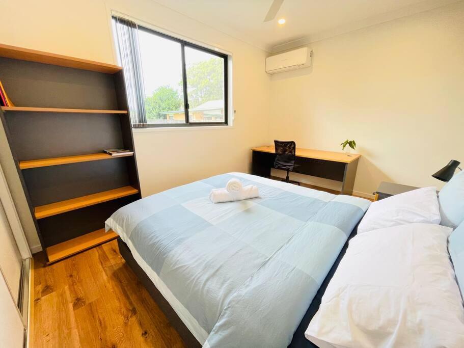 Modern 2 Bedrooms House Close To Qeii Hospital & Grifith Uni Apartamento *