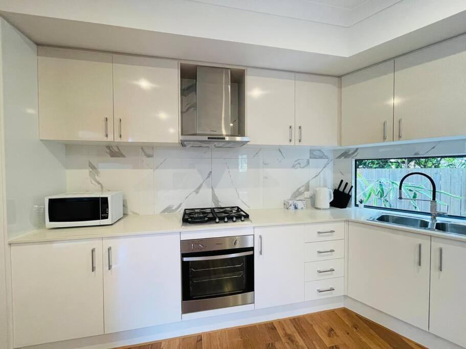 Apartamento Modern 2 Bedrooms House Close To Qeii Hospital & Grifith Uni