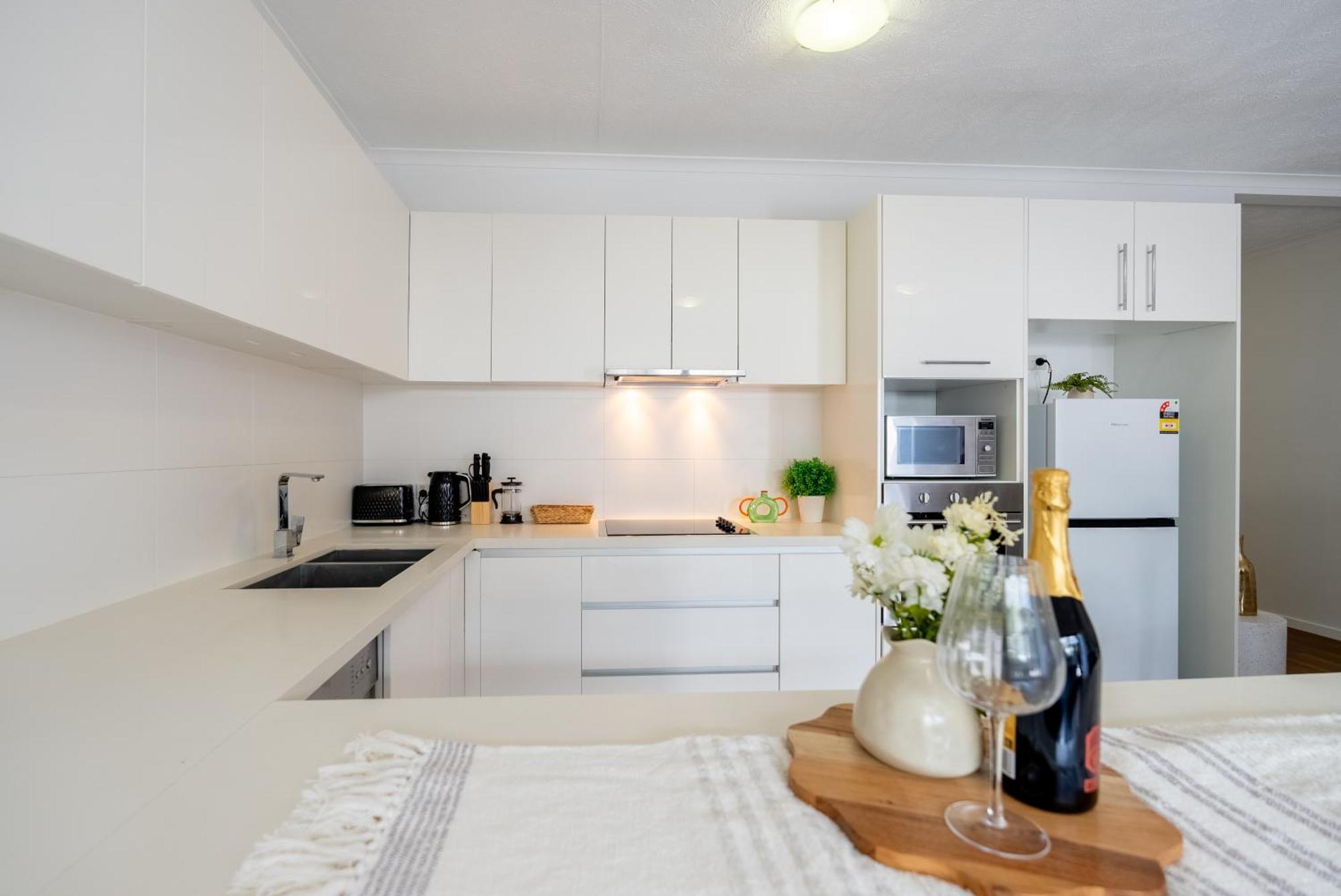 Balmoral - Airy & Light-filled Edge Comfort Apartment