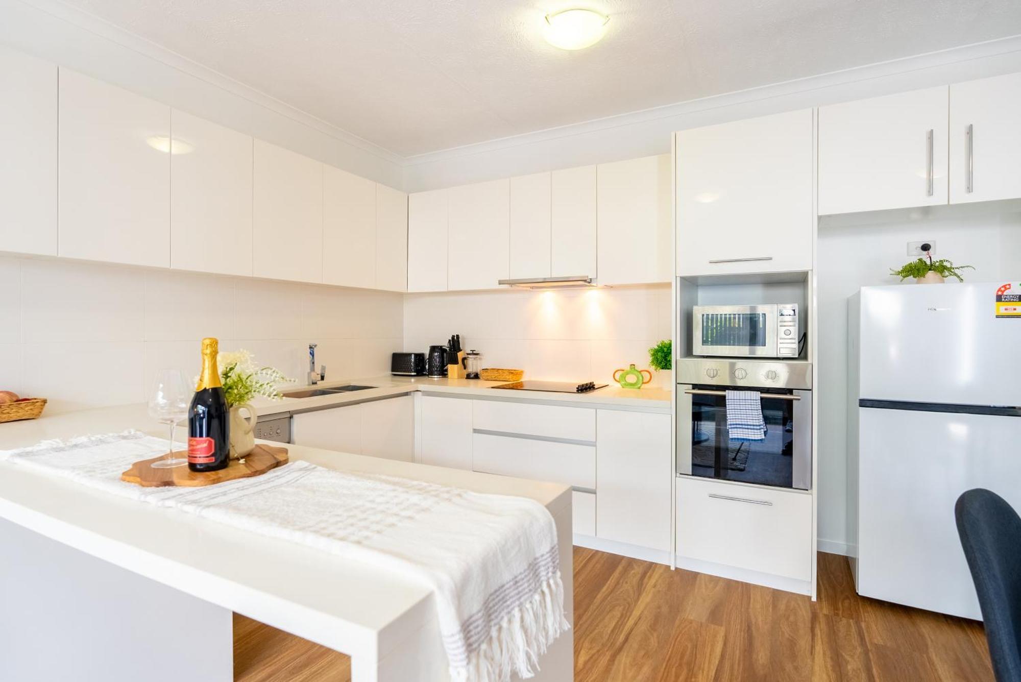 Balmoral - Airy & Light-filled Edge Comfort Apartment