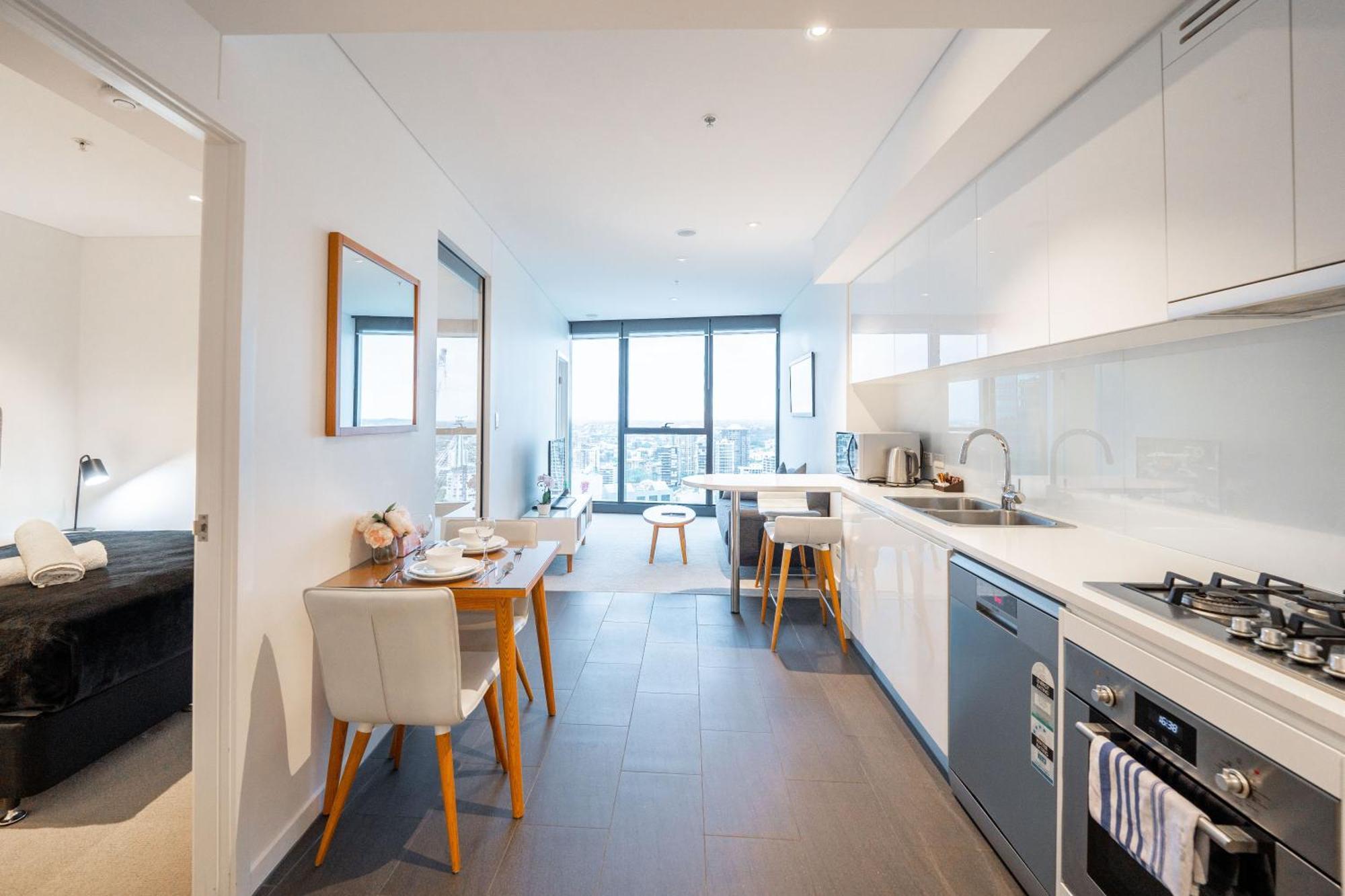 Cbd Riverview 2b1b W Shared Pool, Gym *