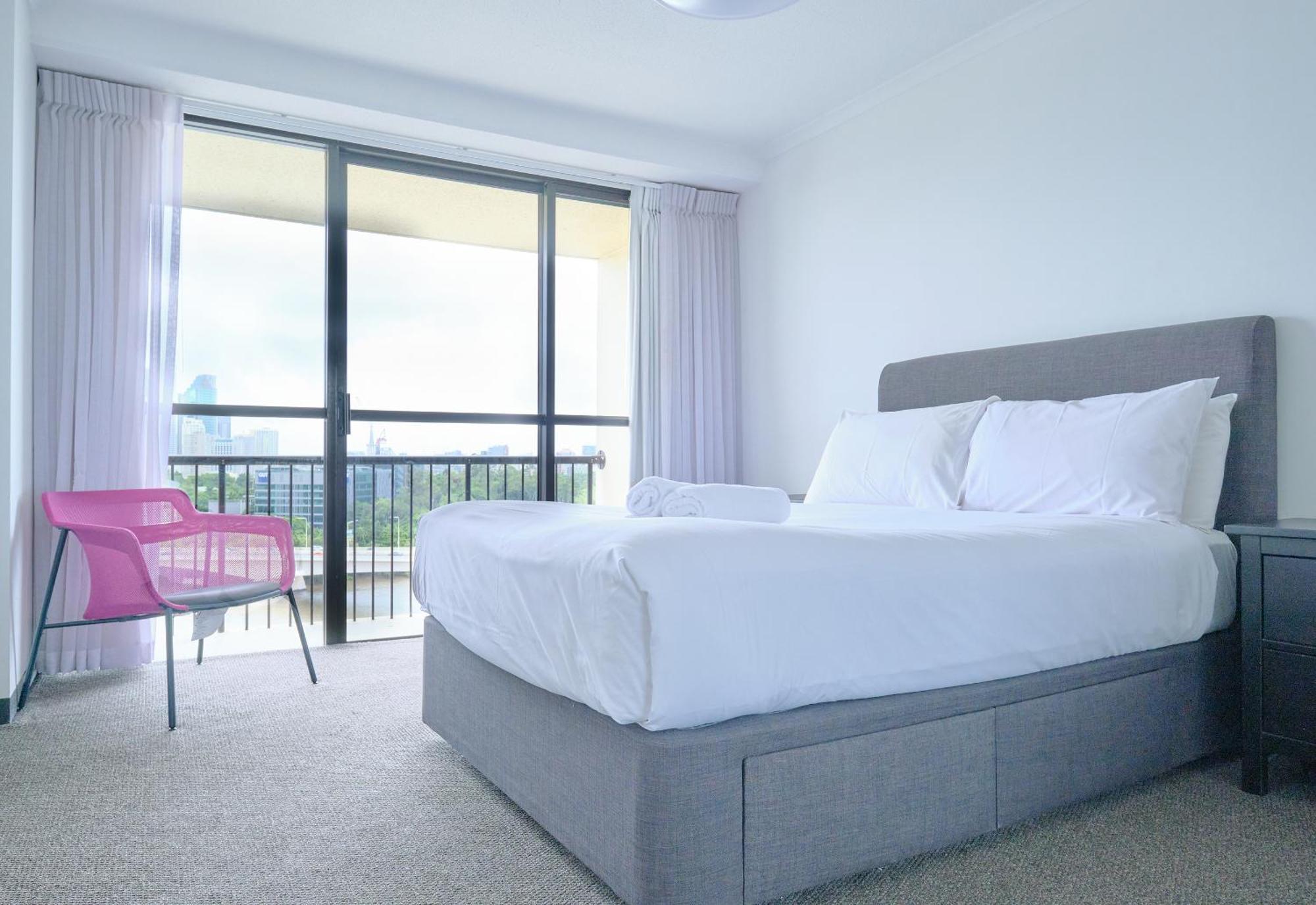River Plaza Aparthotel