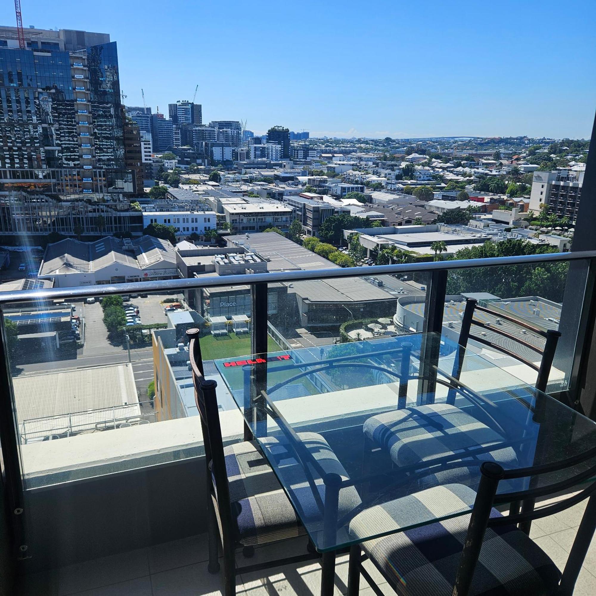 Homestay Private Bedroom & Bathroom In Shared Inner Brisbane
