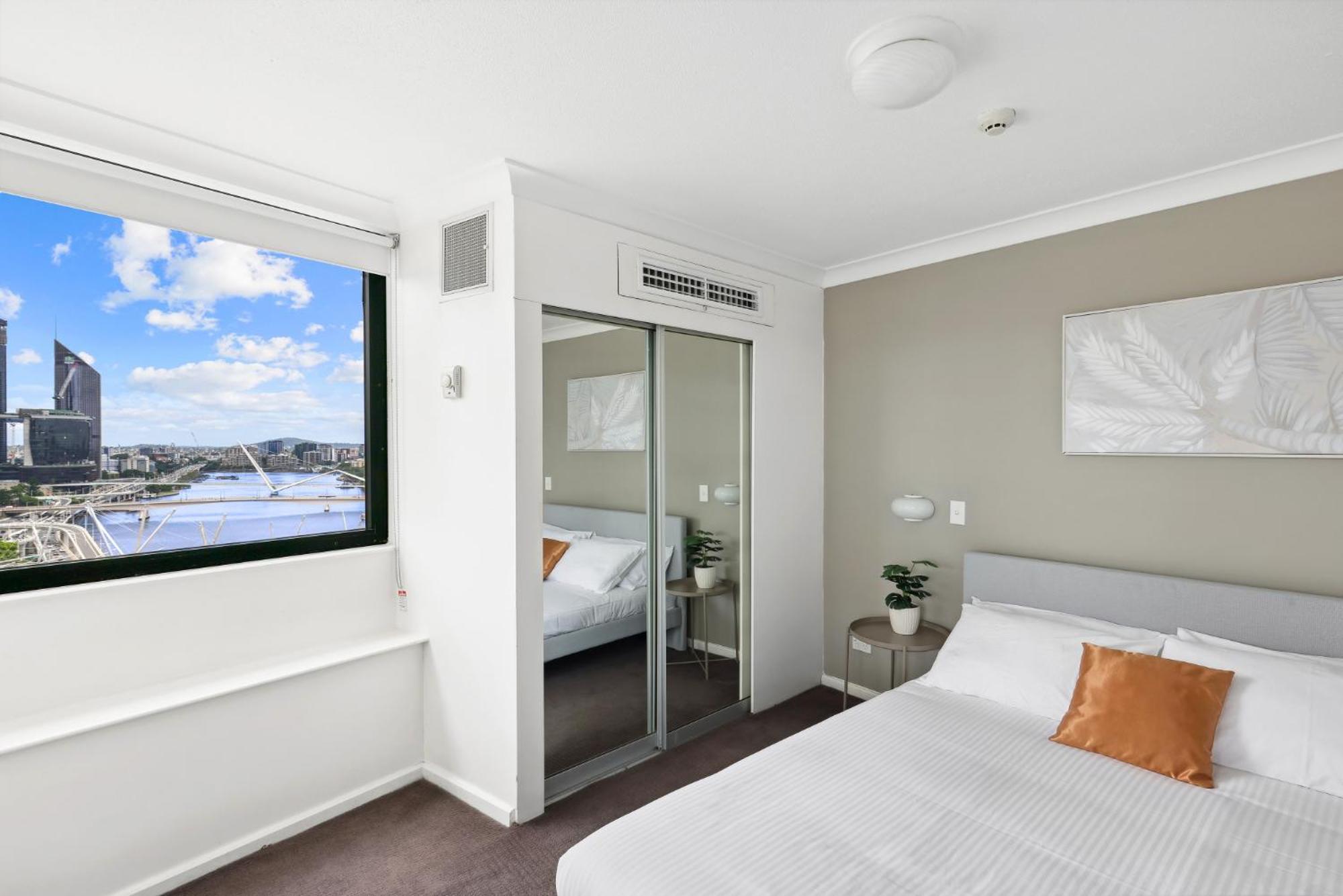 1-bed Pad With Sweeping Views