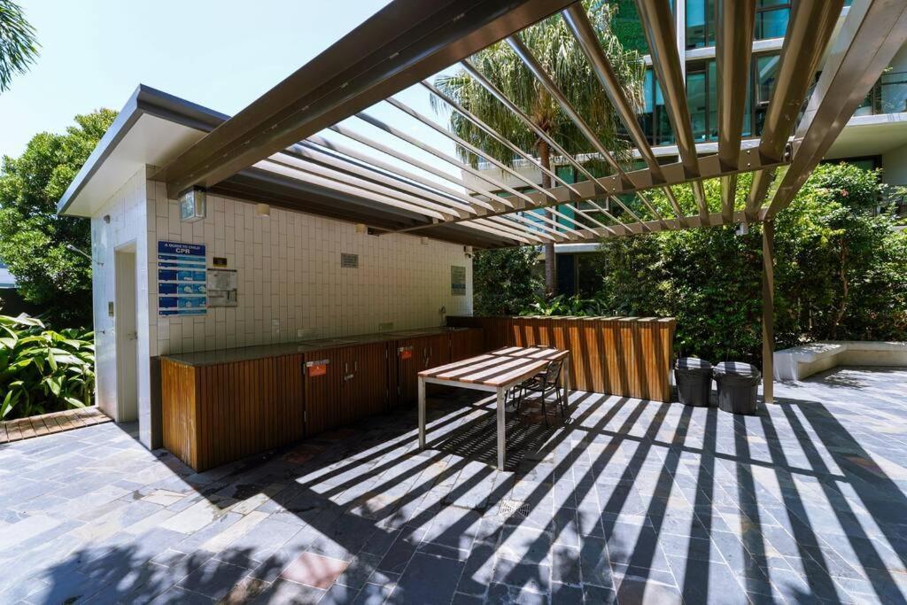 Modern 1-bdr W/ Free Car Park&fantastic Pool Brisbane